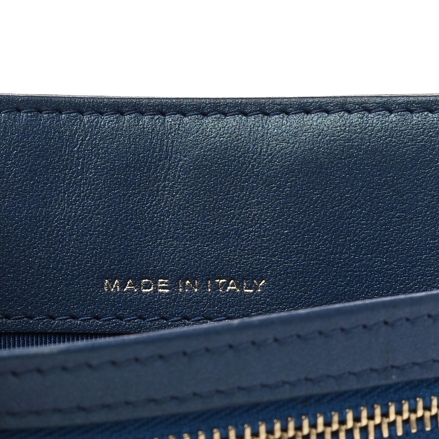 Iridescent Caviar Quilted Classic Strap Pouch Dark Blue