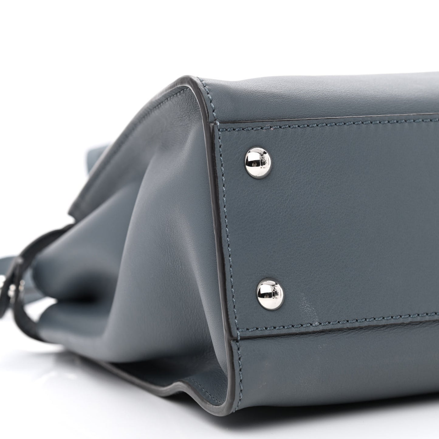 Vitello Seta Shiny Nappa Medium Peekaboo Iconic Satchel Tempesta Grigio Perla