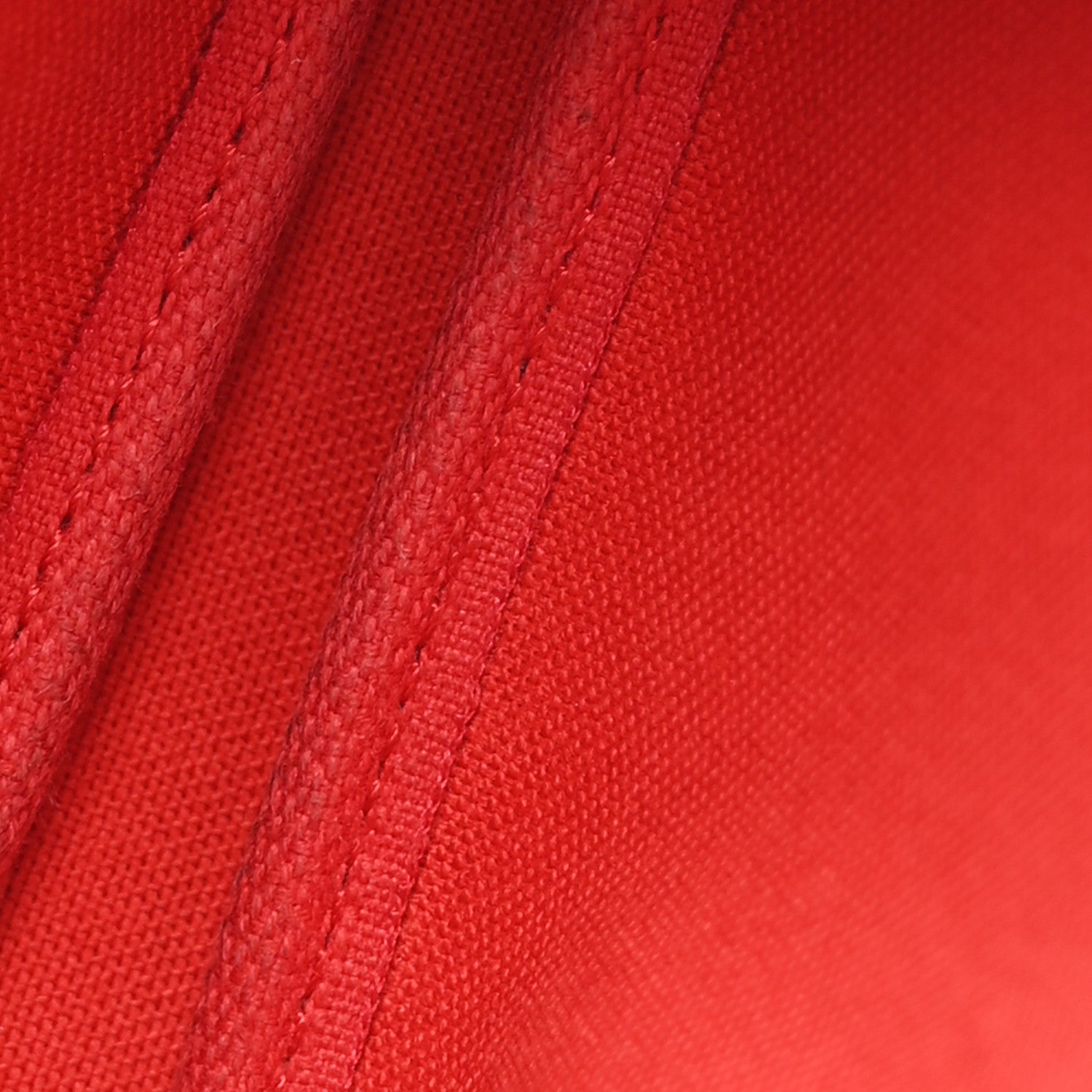 Louis Vuitton Monogram 2020 Christmas Animation Bumper Cars Mini Pochette Accessories Coquelicot 5 of 9