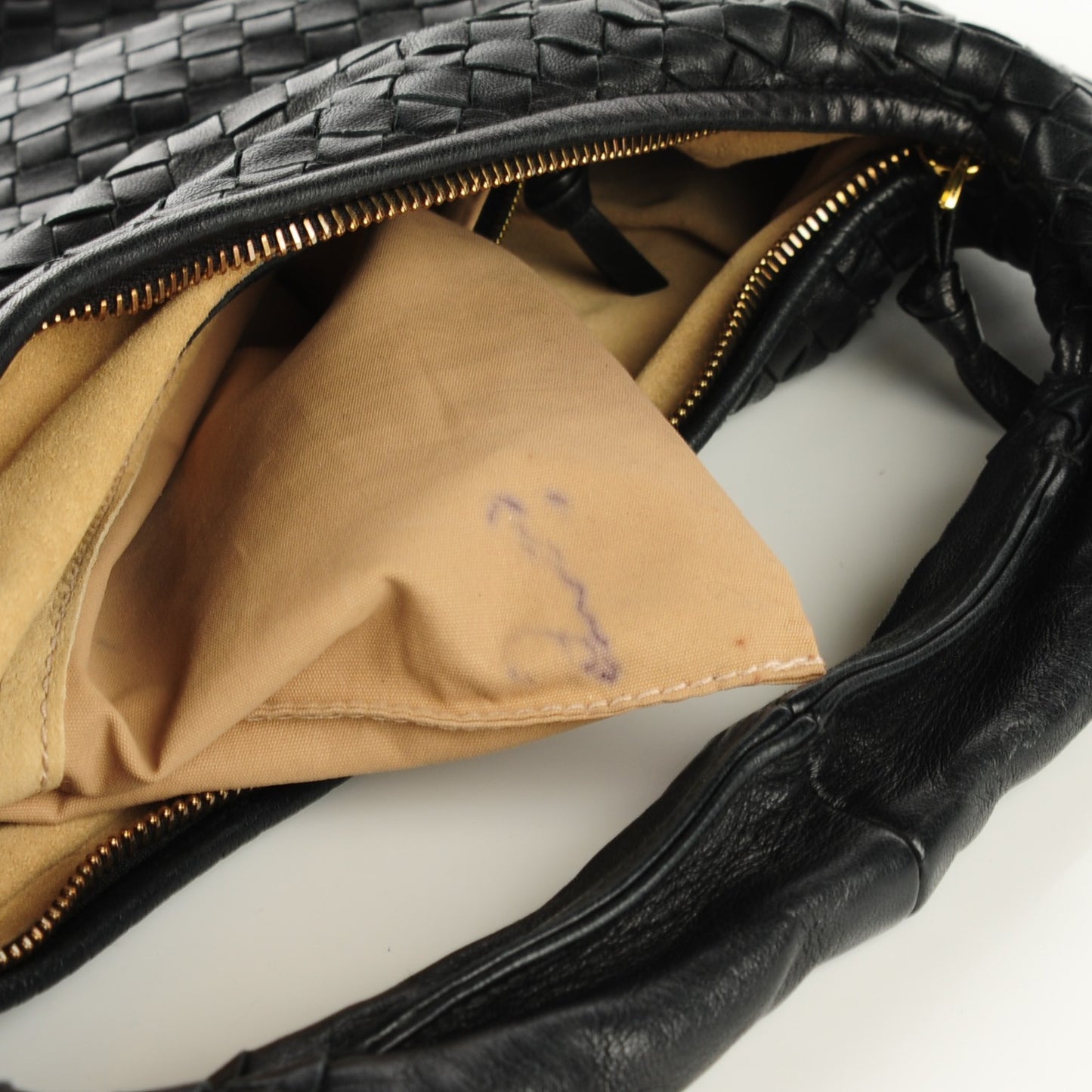 Nappa Intrecciato Medium Veneta Hobo Black