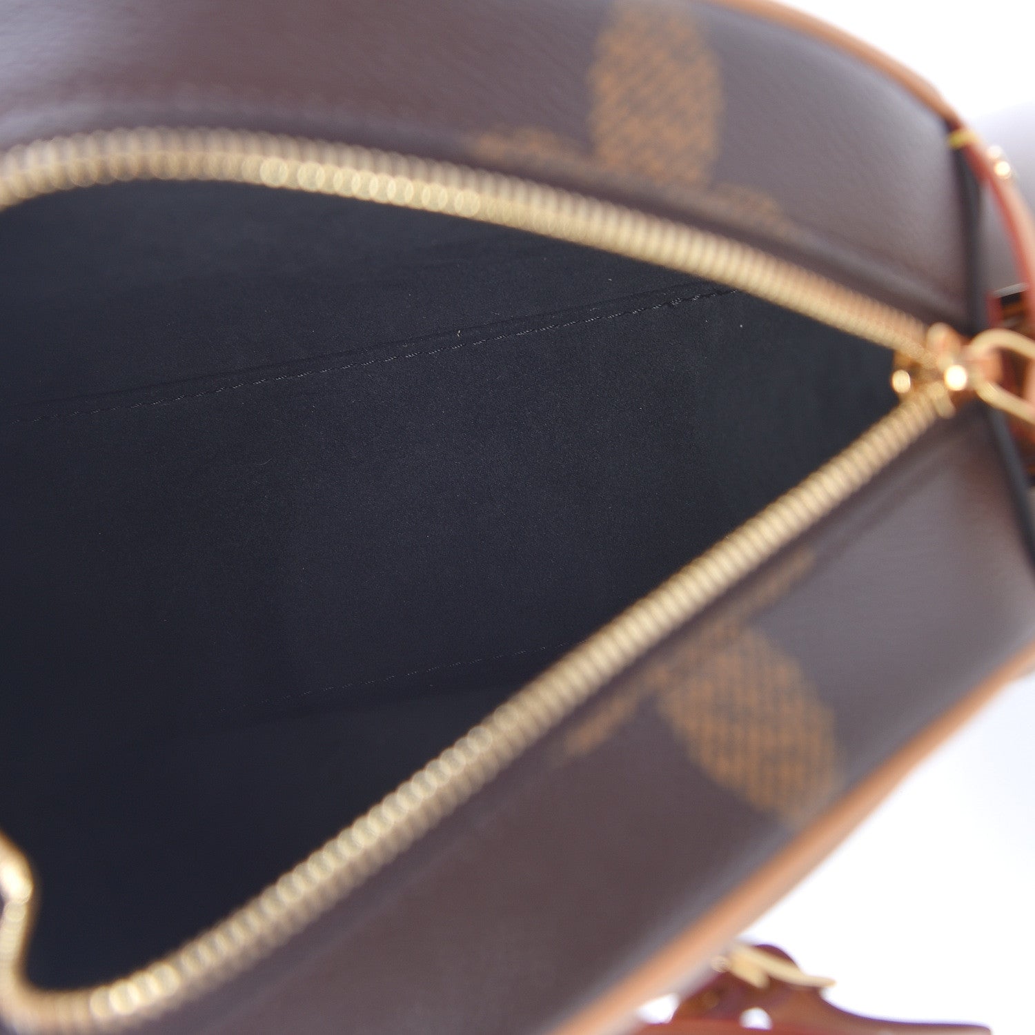 Louis Vuitton Reverse Monogram Giant Boite Chapeau Souple 5 of 9