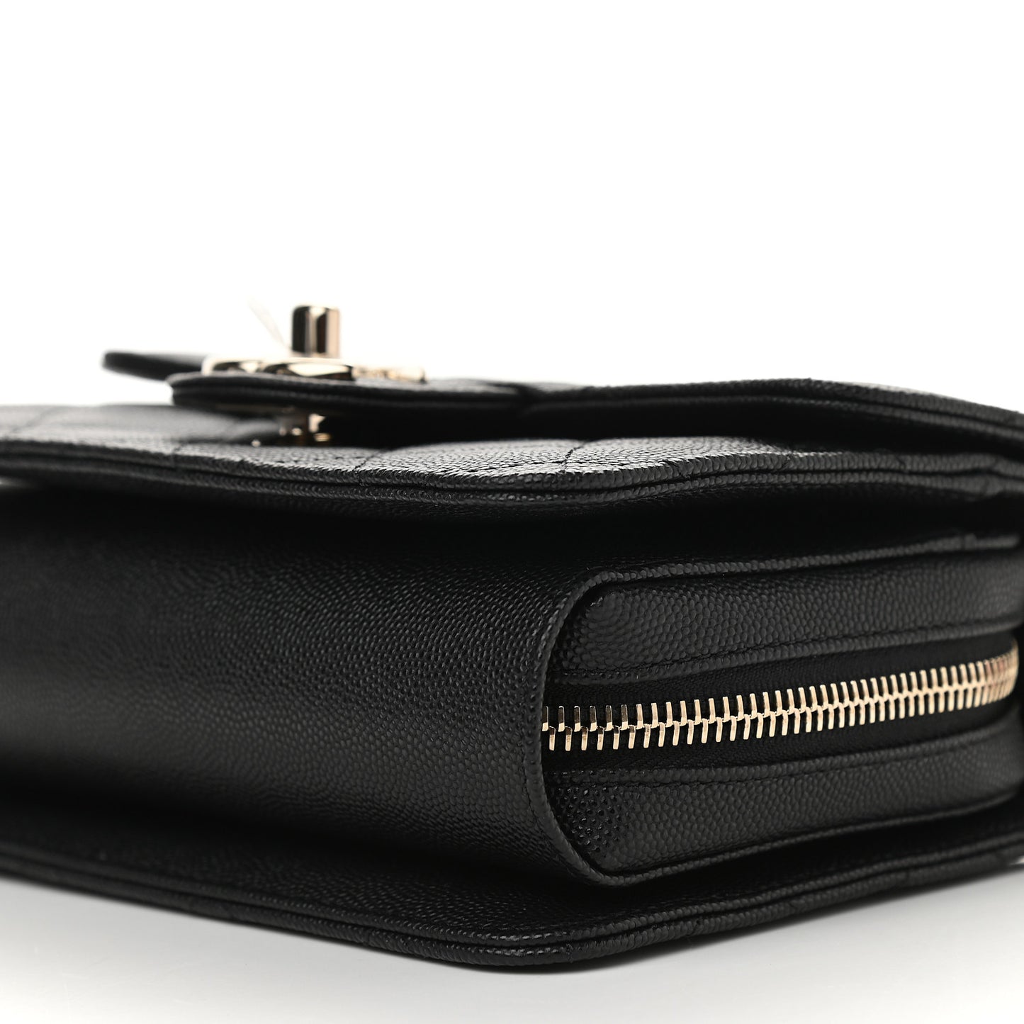 Caviar Quilted Like A Wallet Flap Black