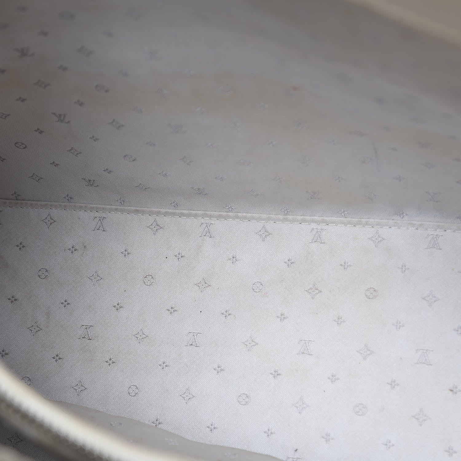 Louis Vuitton Suhali Le Fabuleux White 18 of 19