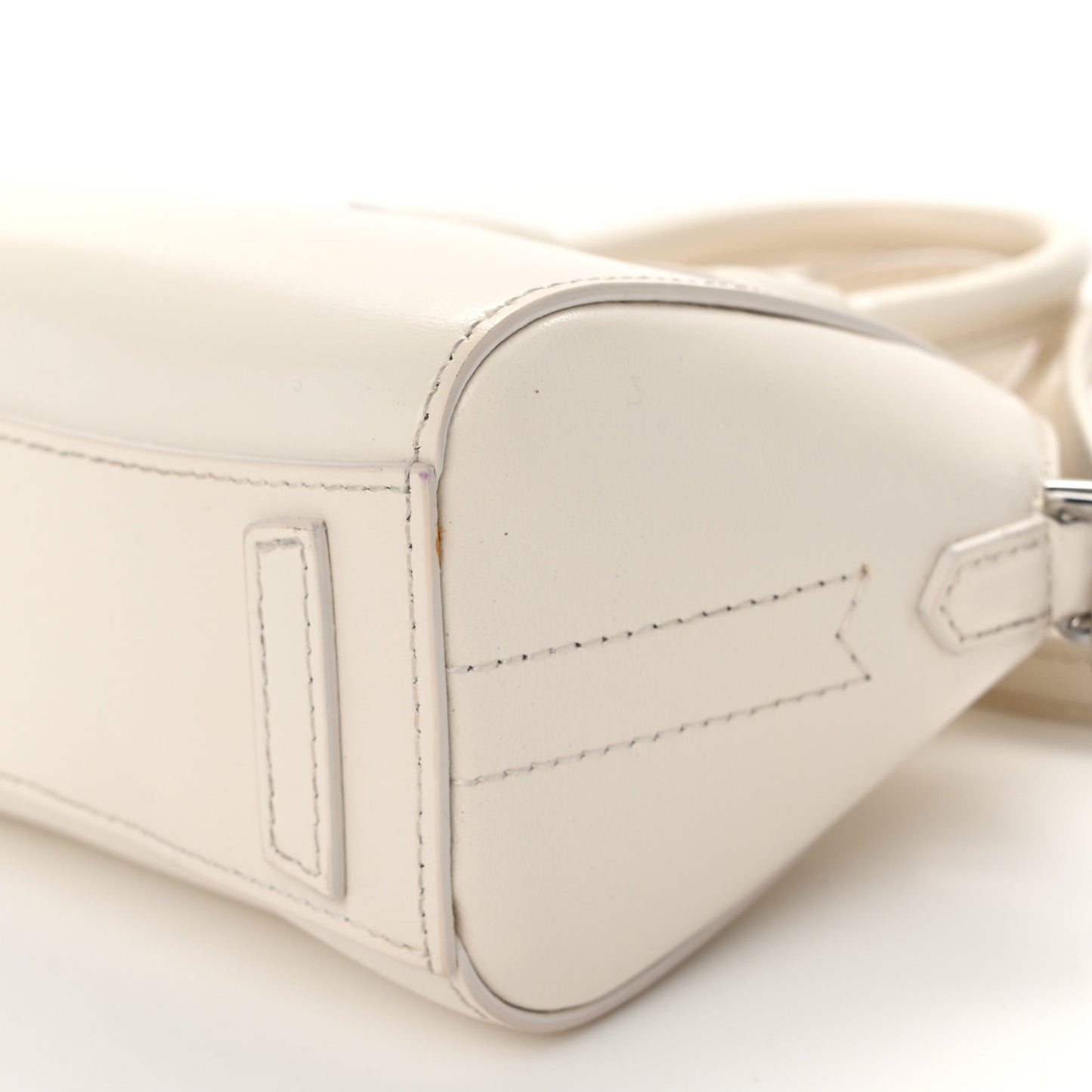 Shiny Lord Calfskin Micro Antigona Ivory