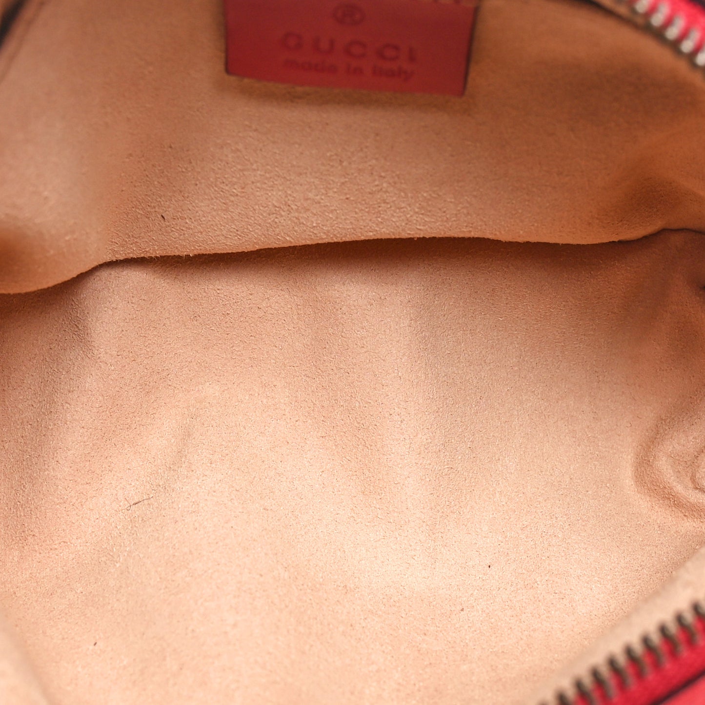 Calfskin Matelasse GG Marmont Cosmetic Case Hibiscus Red