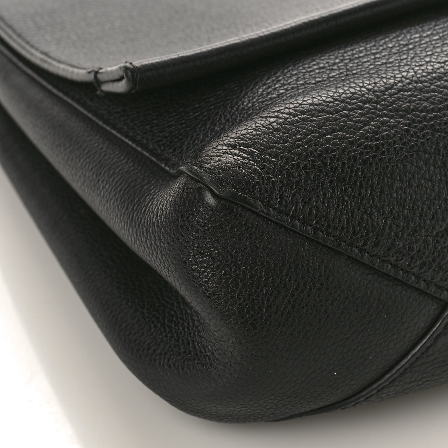 Soft Calfskin Lockme II Top Handle Black