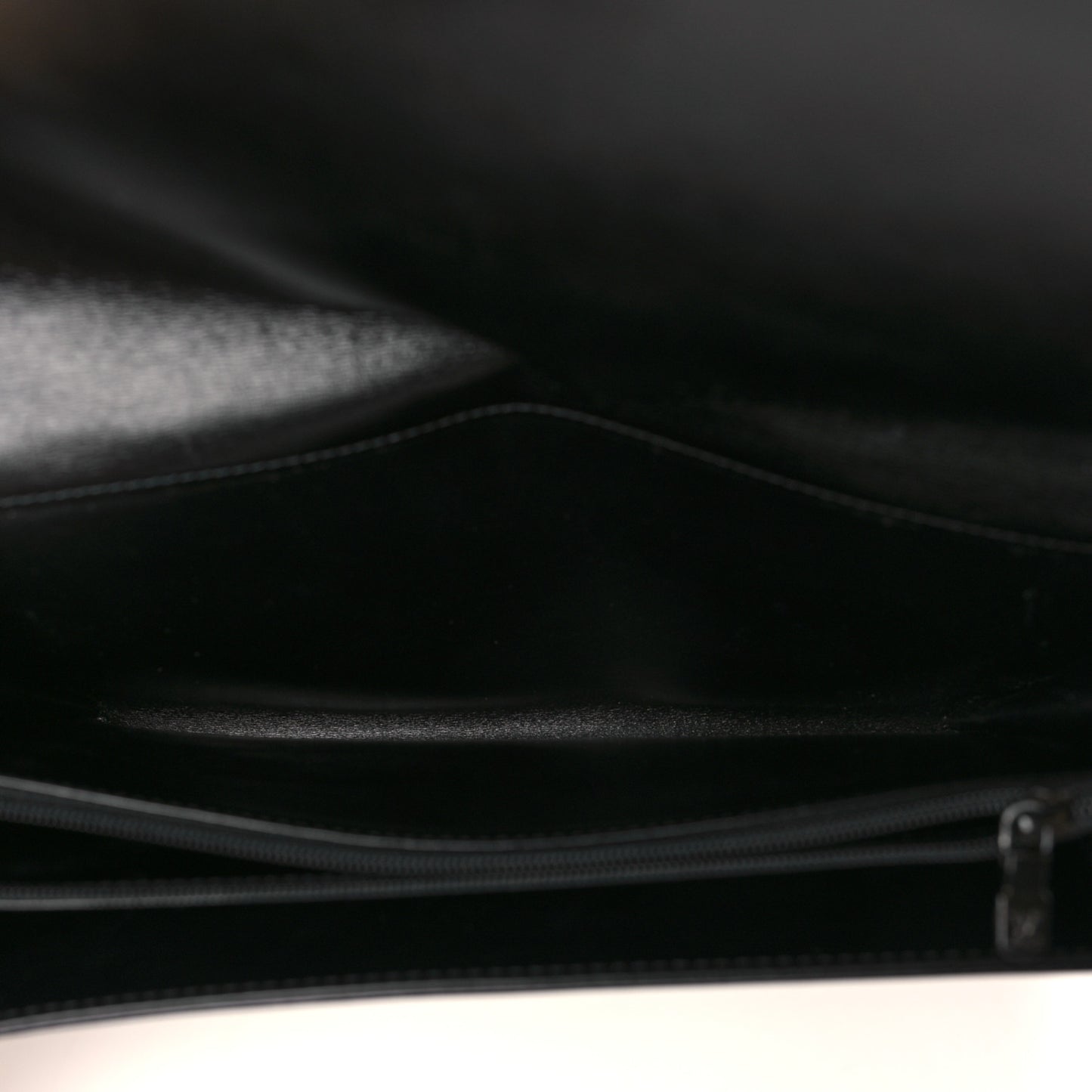 Epi Opera Pochette Egee Clutch Black