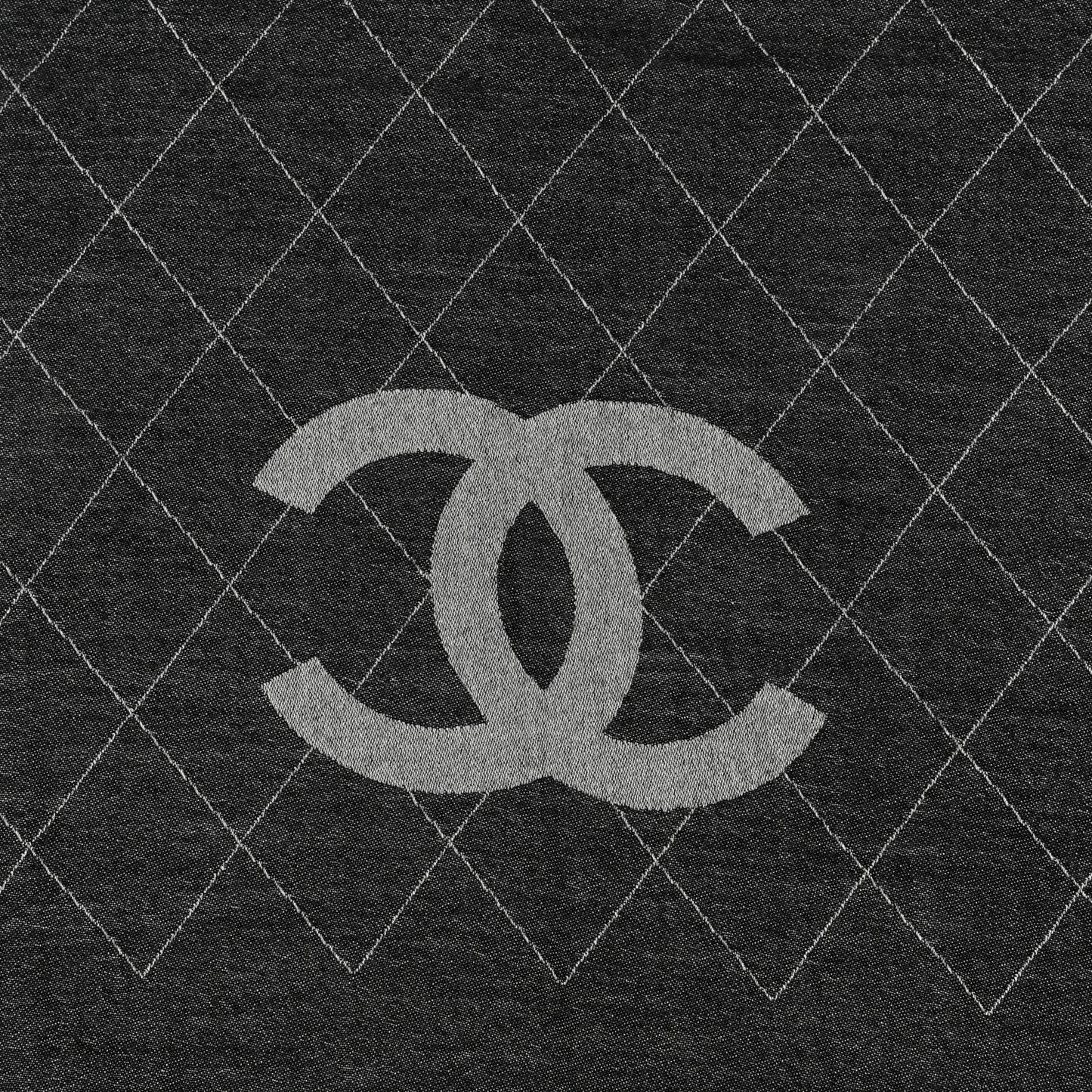 Cashmere Silk Quilted CC Logo Stole Black White