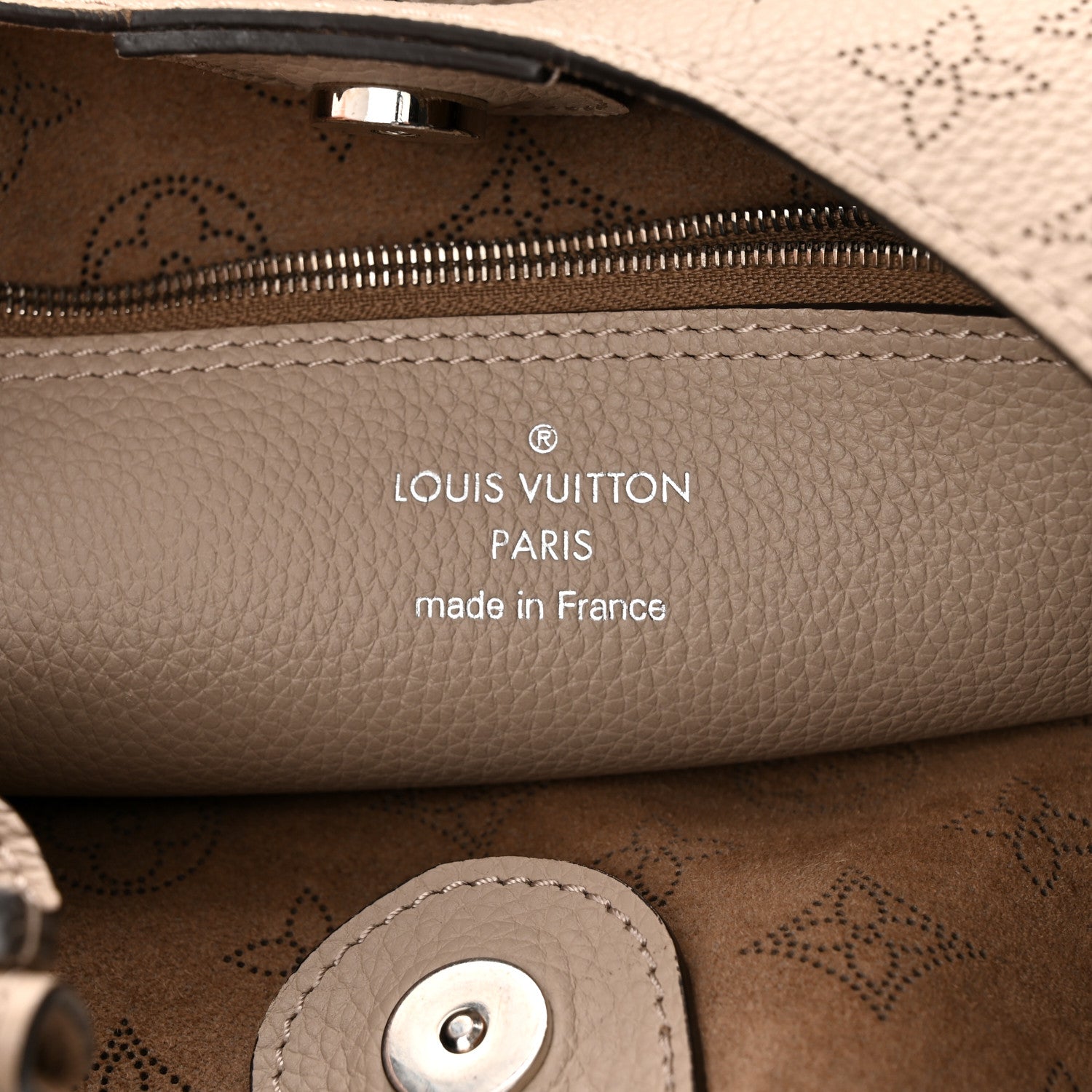 Louis Vuitton Mahina Carmel Hobo Galet 5 of 10