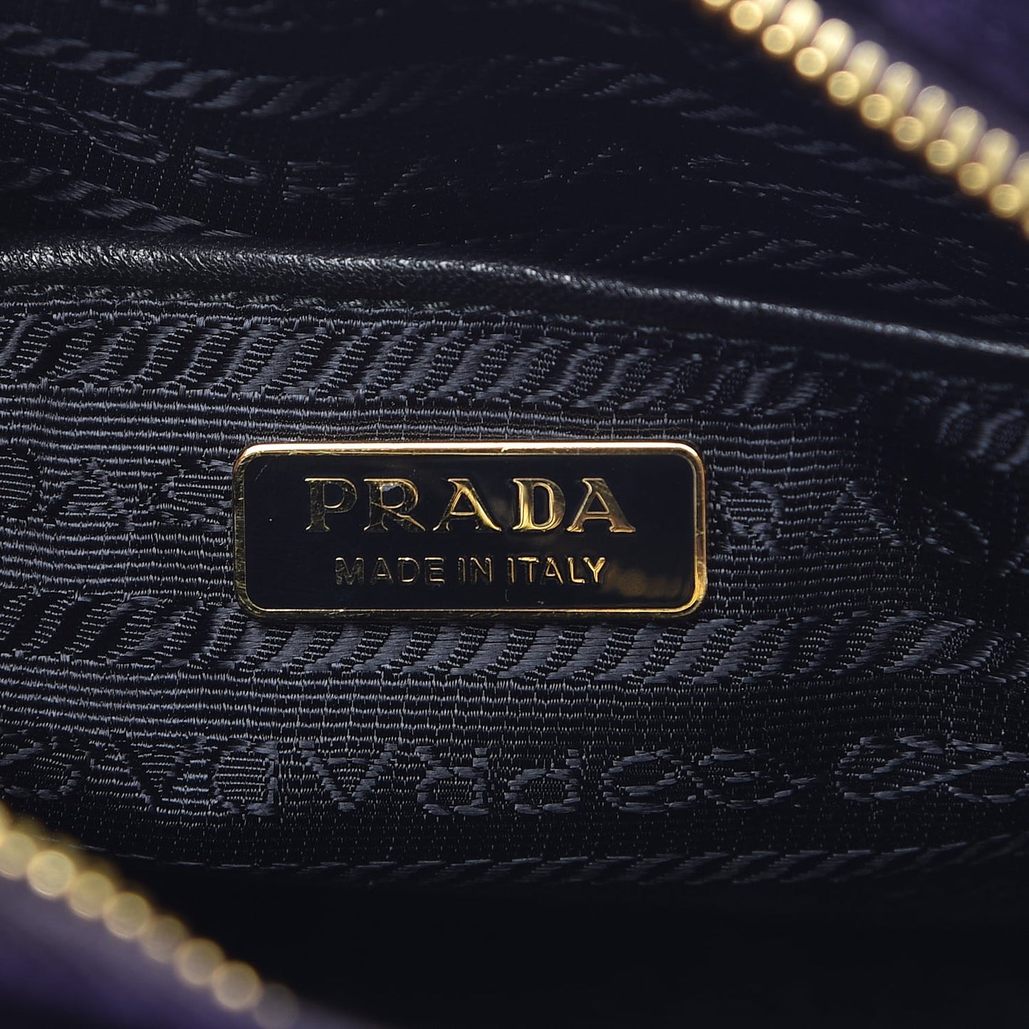 Velluto Zip Top Chain Shoulder Bag Prugna