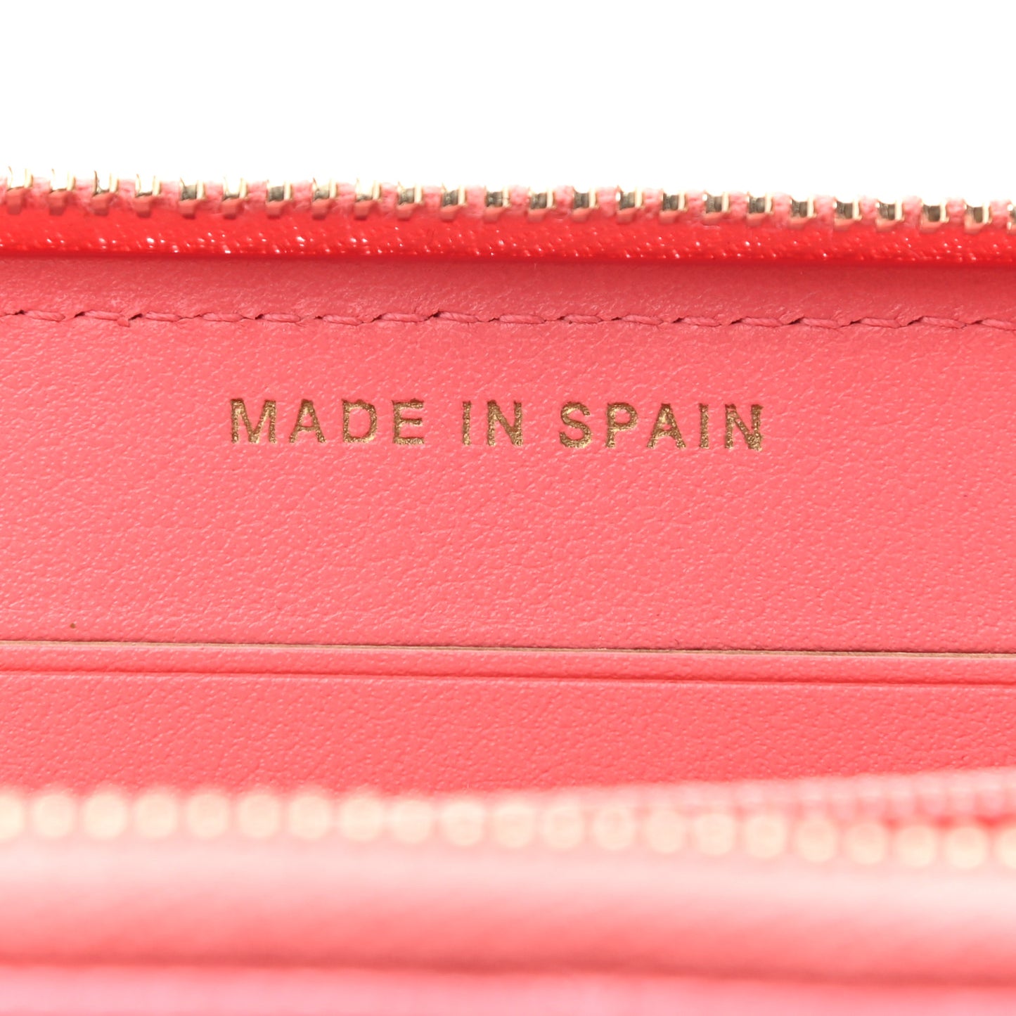 Caviar Quilted Medium Zip Around Wallet Pink