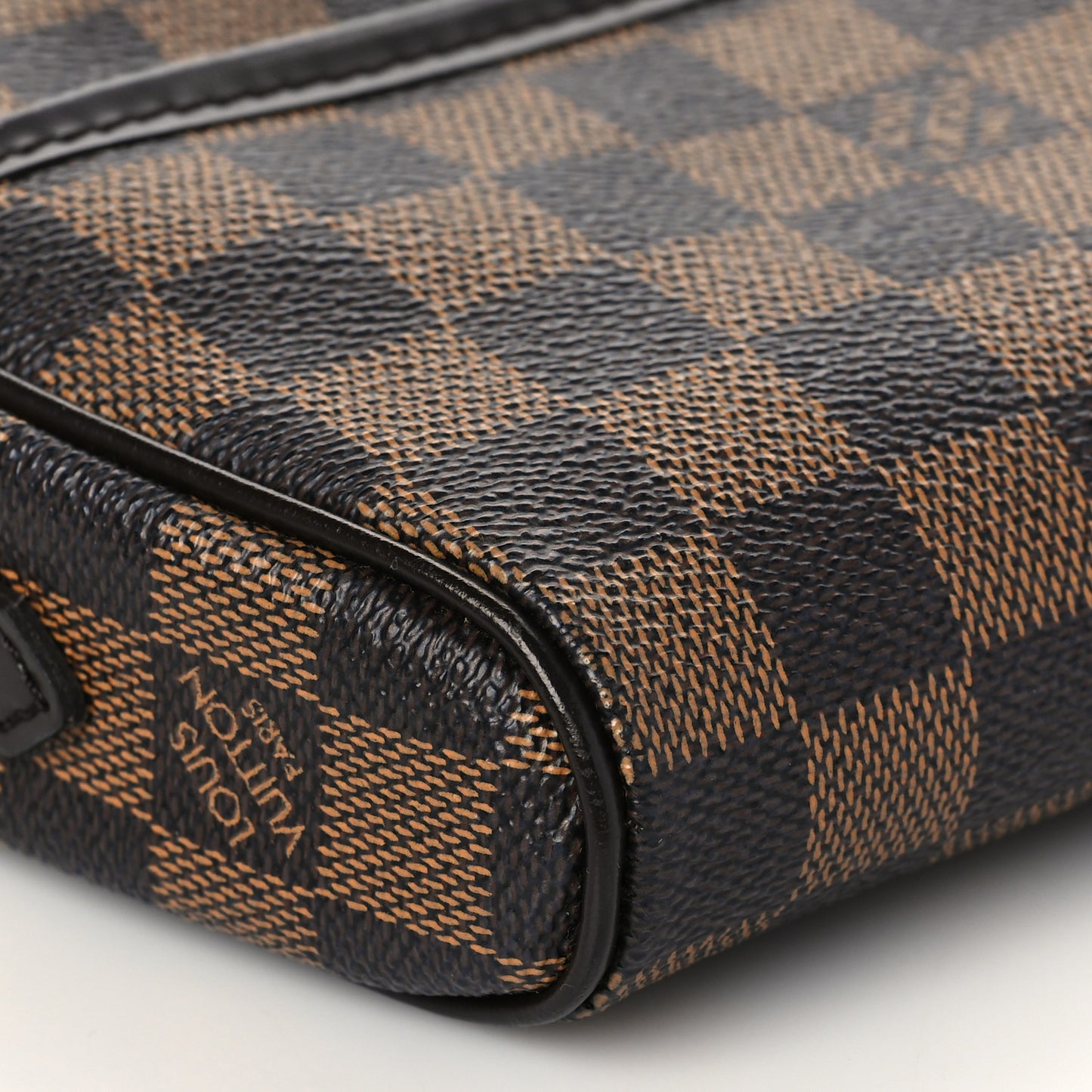Damier Ebene Pochette Ipanema