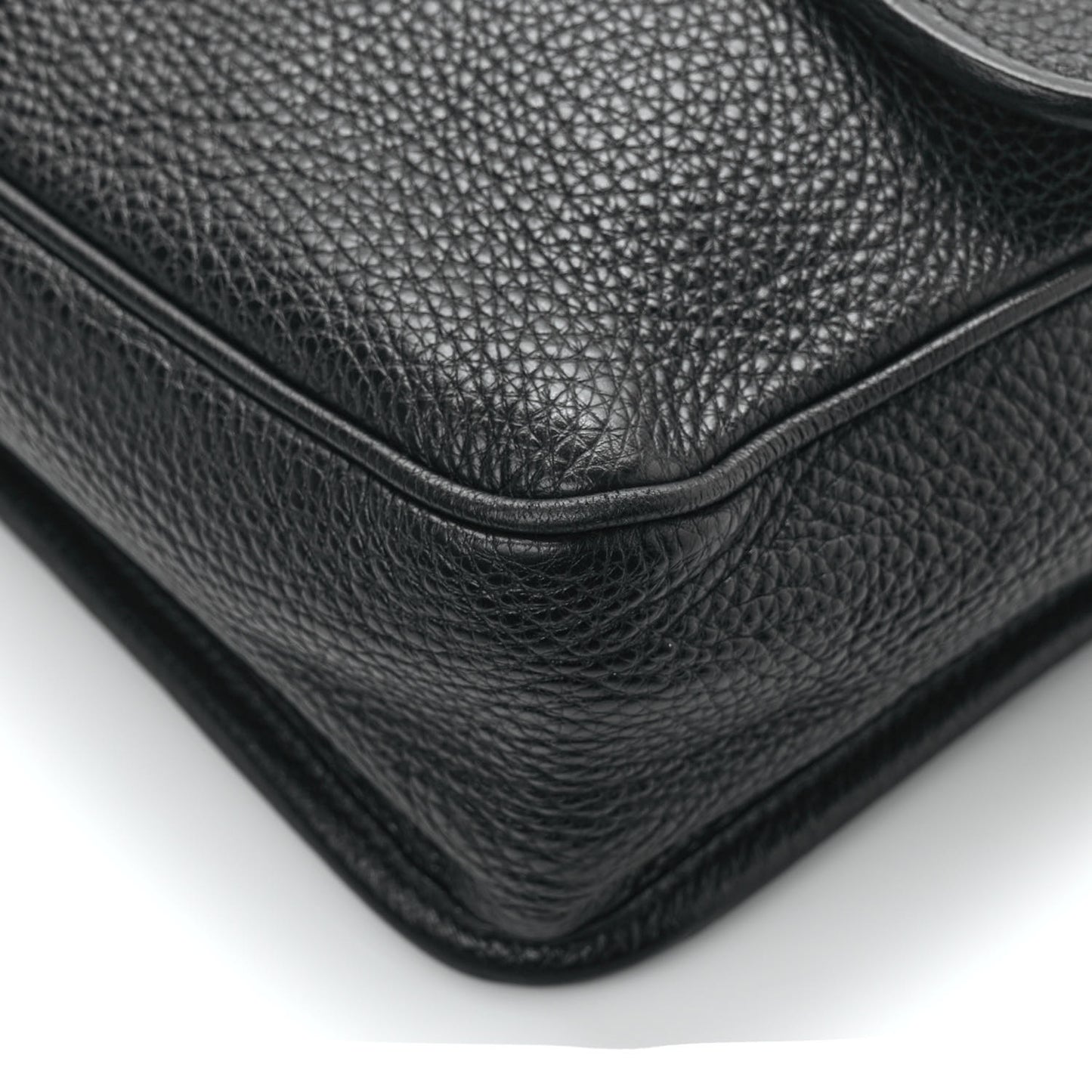 Vitello Daino Flat Flap Messenger Bag Black