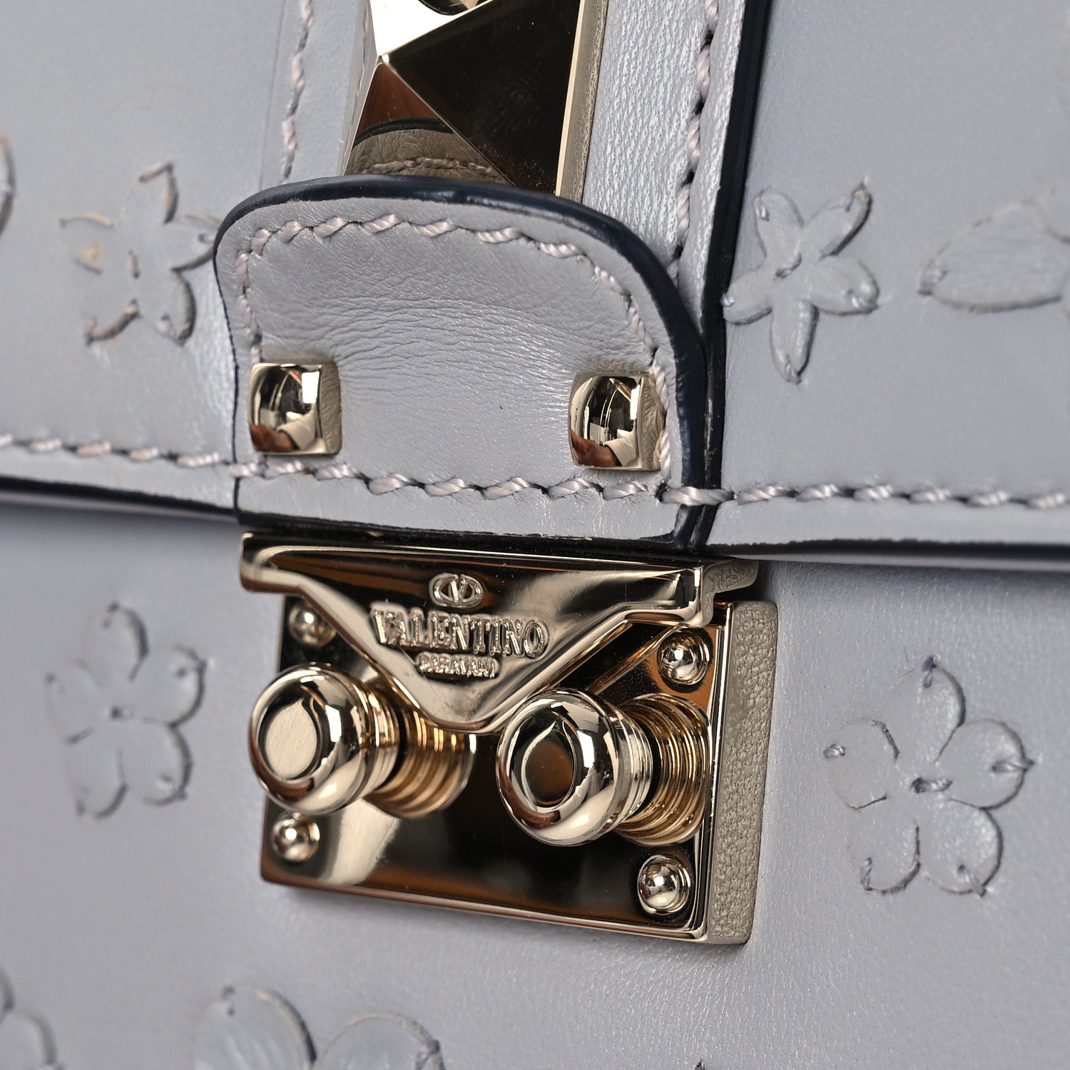Valentino Garavani Vitello Flower Embellished Small Glam Lock Rockstud Flap Pastel Grey 11 of 14