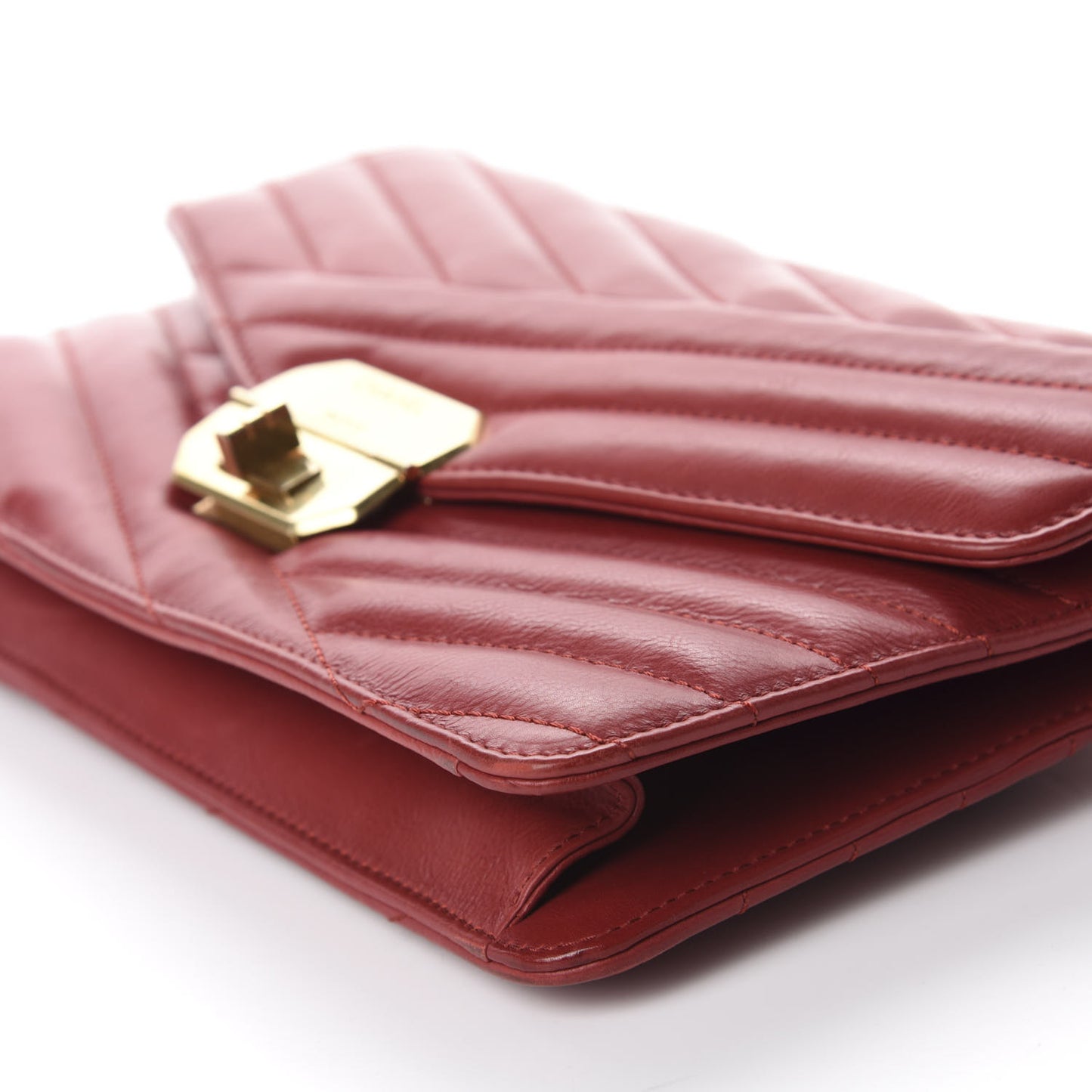 Calfskin Chevron Quilted Gabrielle Flap Red
