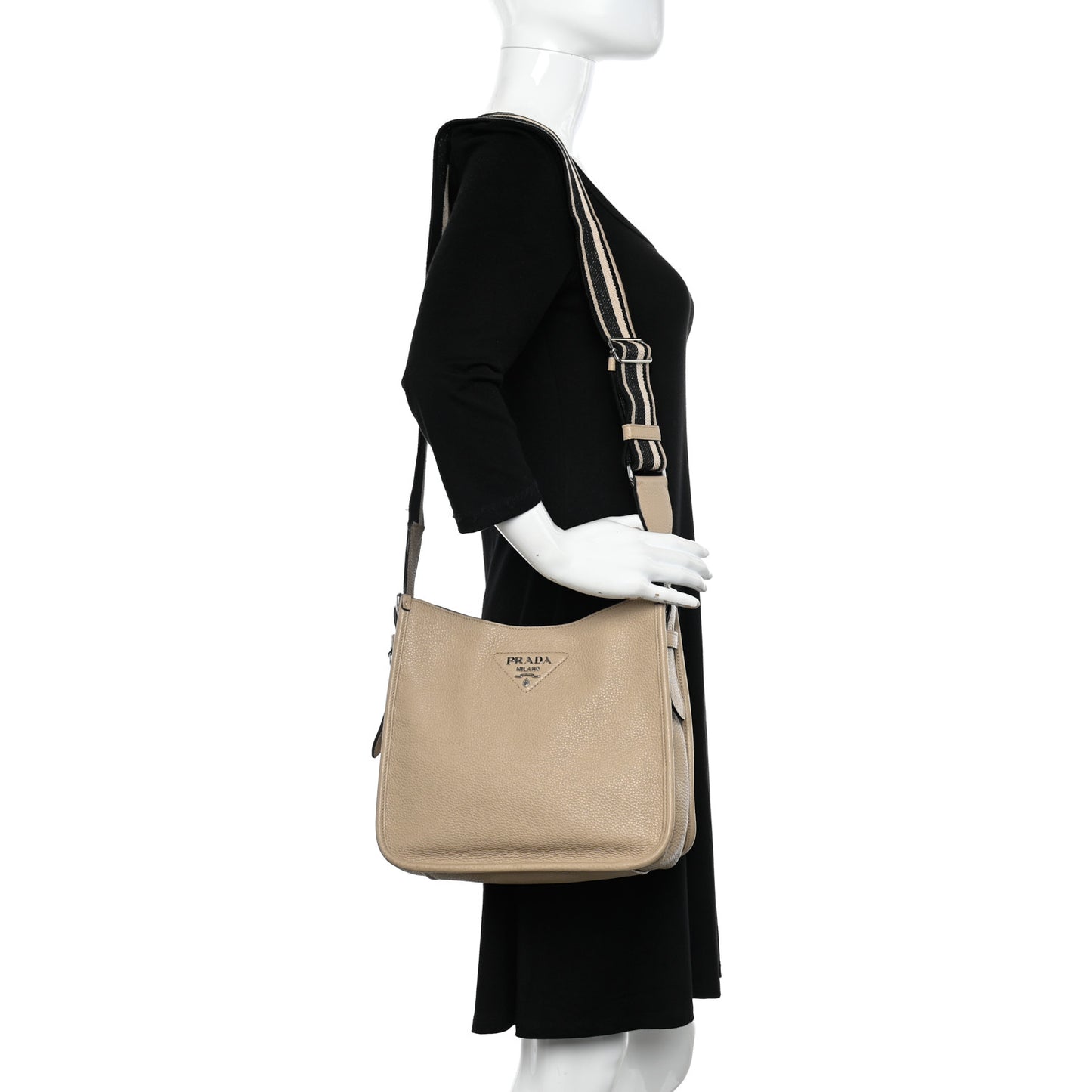 Vitello Daino Soft Hobo Messenger Bag Sabbia