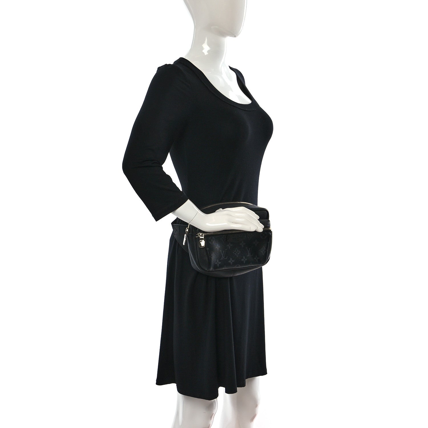 Louis Vuitton Taiga Monogram Outdoor Bumbag Black 2 of 8