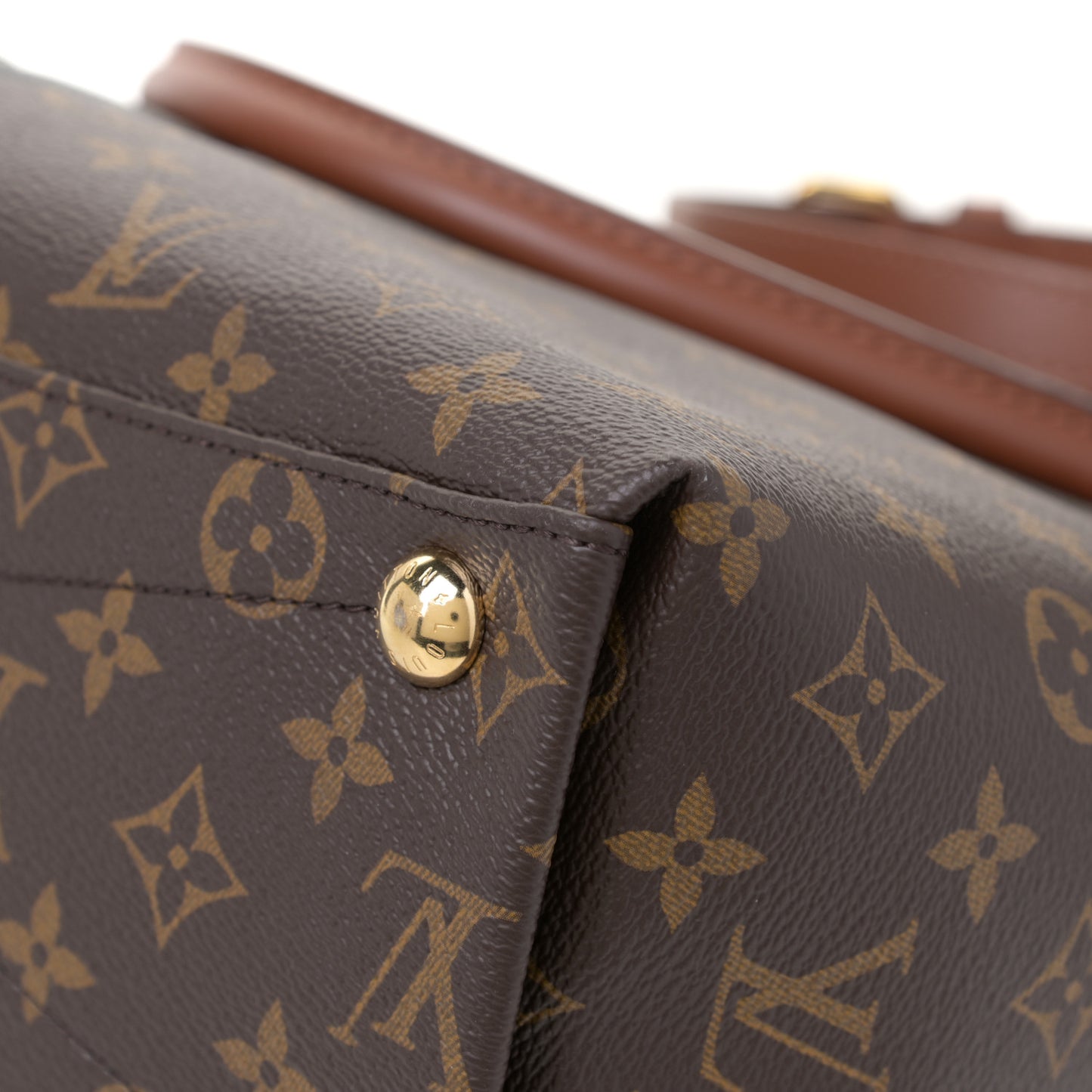 Monogram V Tote MM Black