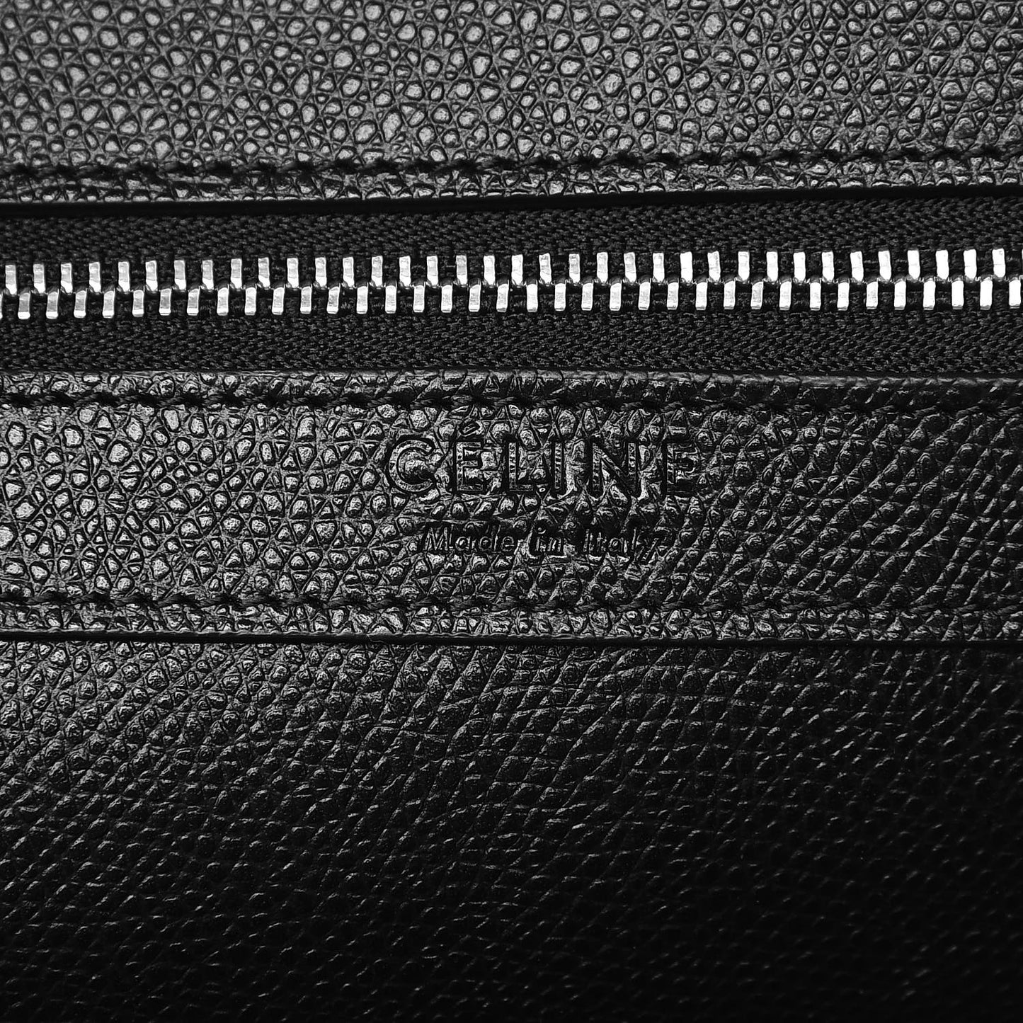 Grained Calfskin Small Vertical Cabas Black