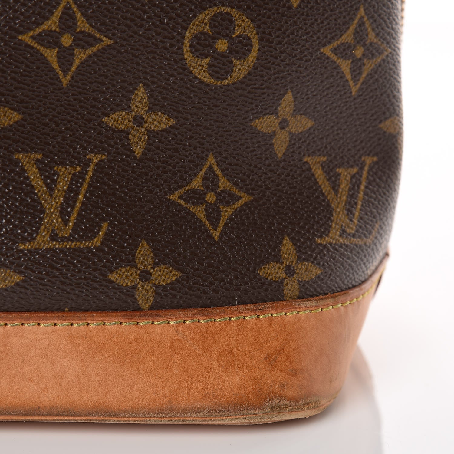 Louis Vuitton Monogram Alma PM 21 of 26