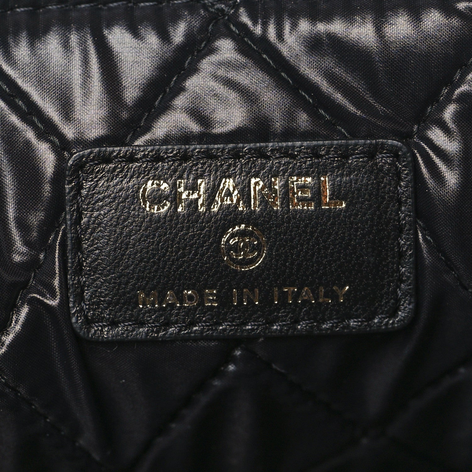 Chanel Metallic Goatskin Lambskin Grosgrain Pearl CC Medium Cosmetic Case Black Gold 6 of 10