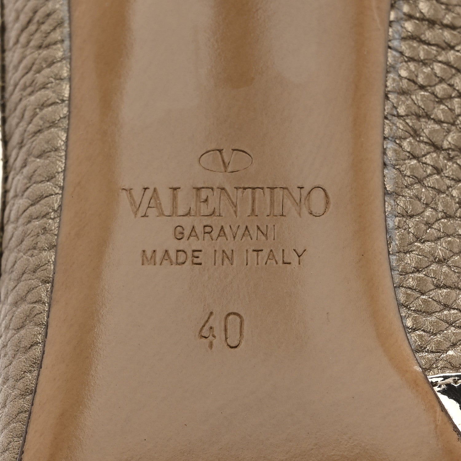 Valentino Garavani Pebbled Calfskin Rockstud Ankle Strap Pumps 40 Skin 7 of 10
