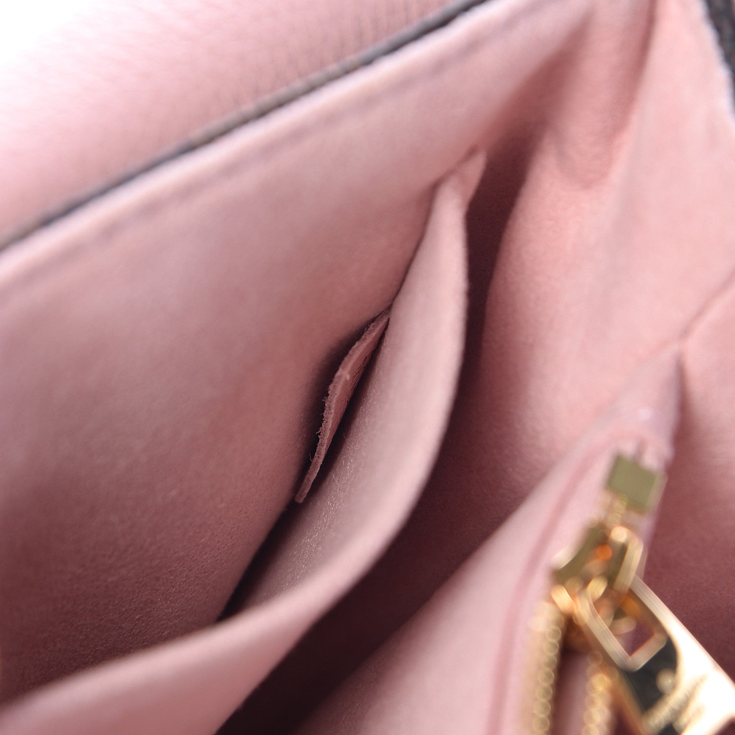 Louis Vuitton Damier Ebene Clapton Magnolia 7 of 14