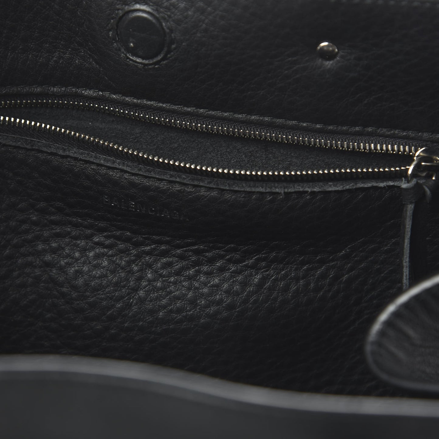 Veau Papier A6 Zip Around Tote Black