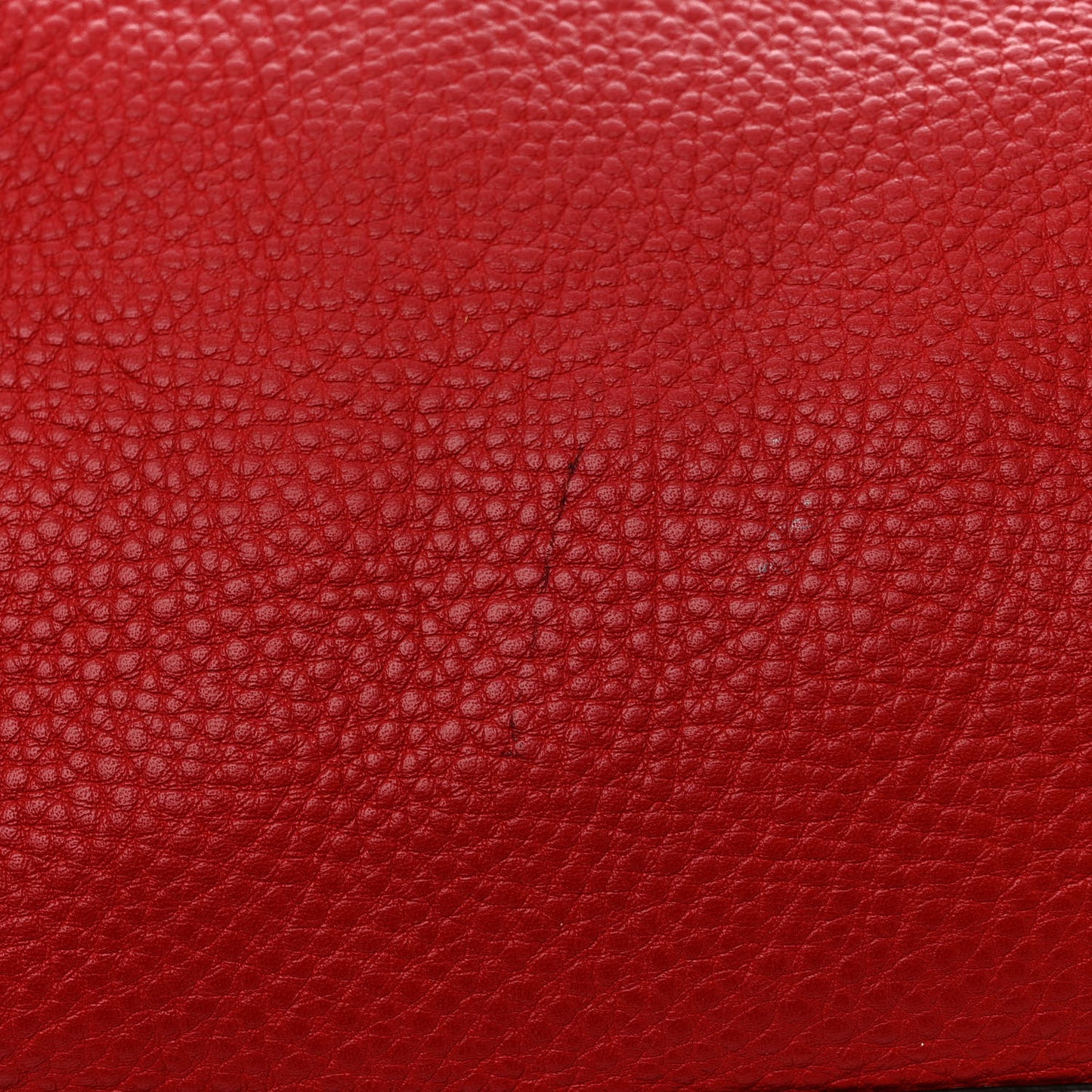 Pebbled Calfskin Medium Soho Boston Red