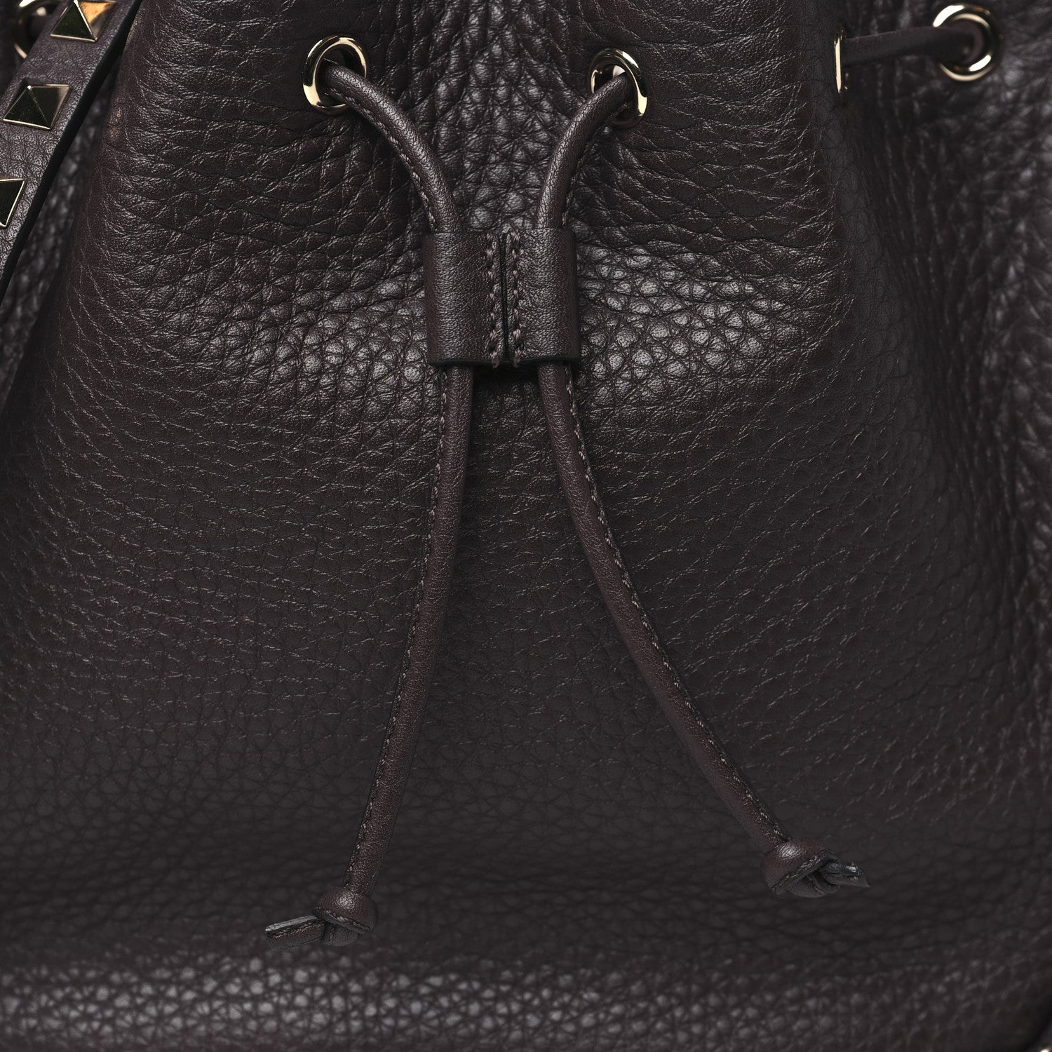 Valentino Garavani Grained Calfskin Rockstud Bucket Bag Vinaccia 7 of 9