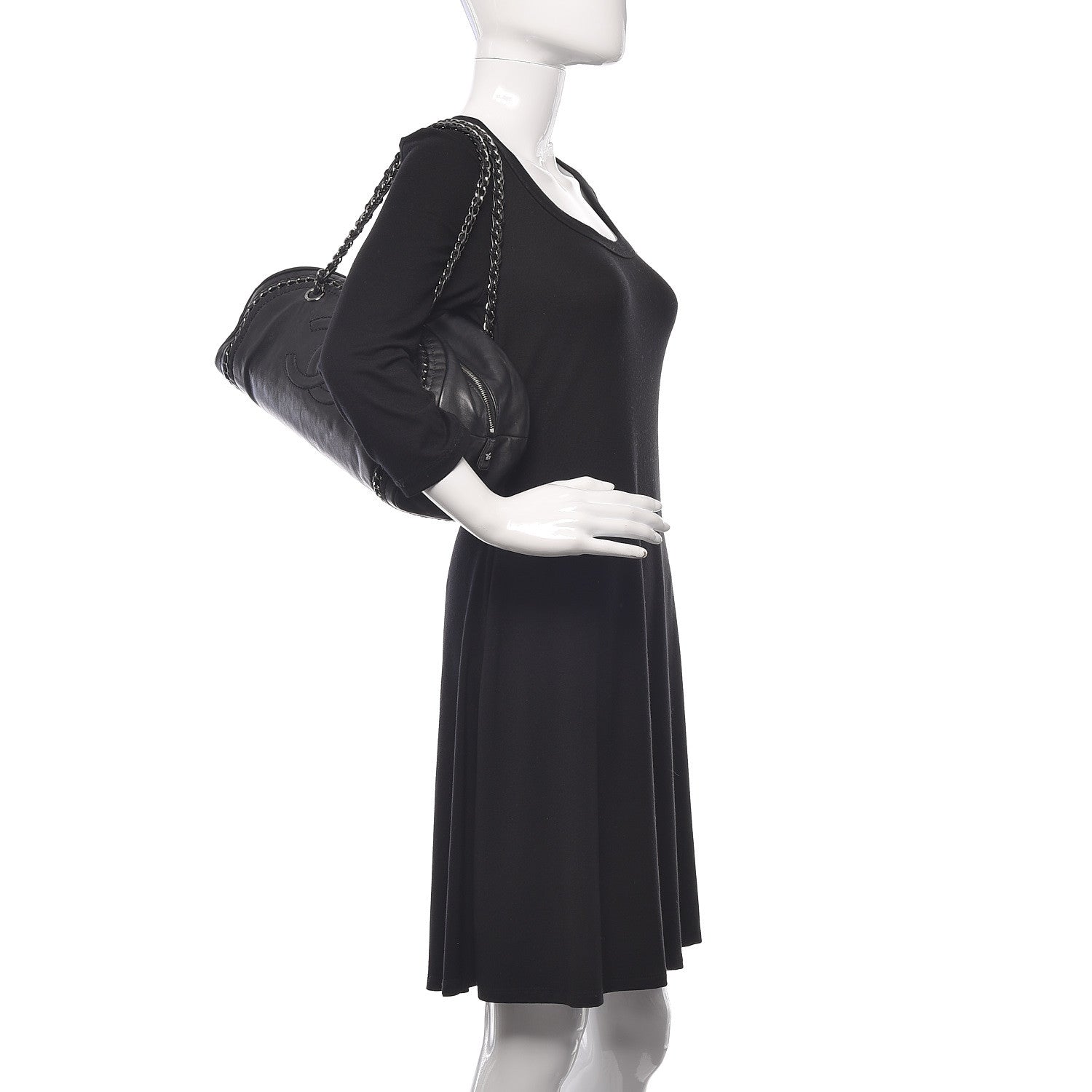 Chanel Smooth Calfskin Medium Luxe Ligne Bowler Black 2 of 14