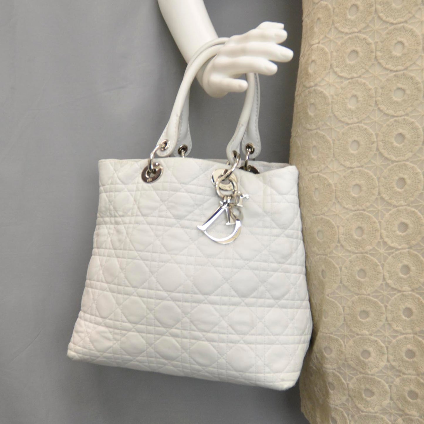 Lambskin Cannage Soft Lady Dior Tote White