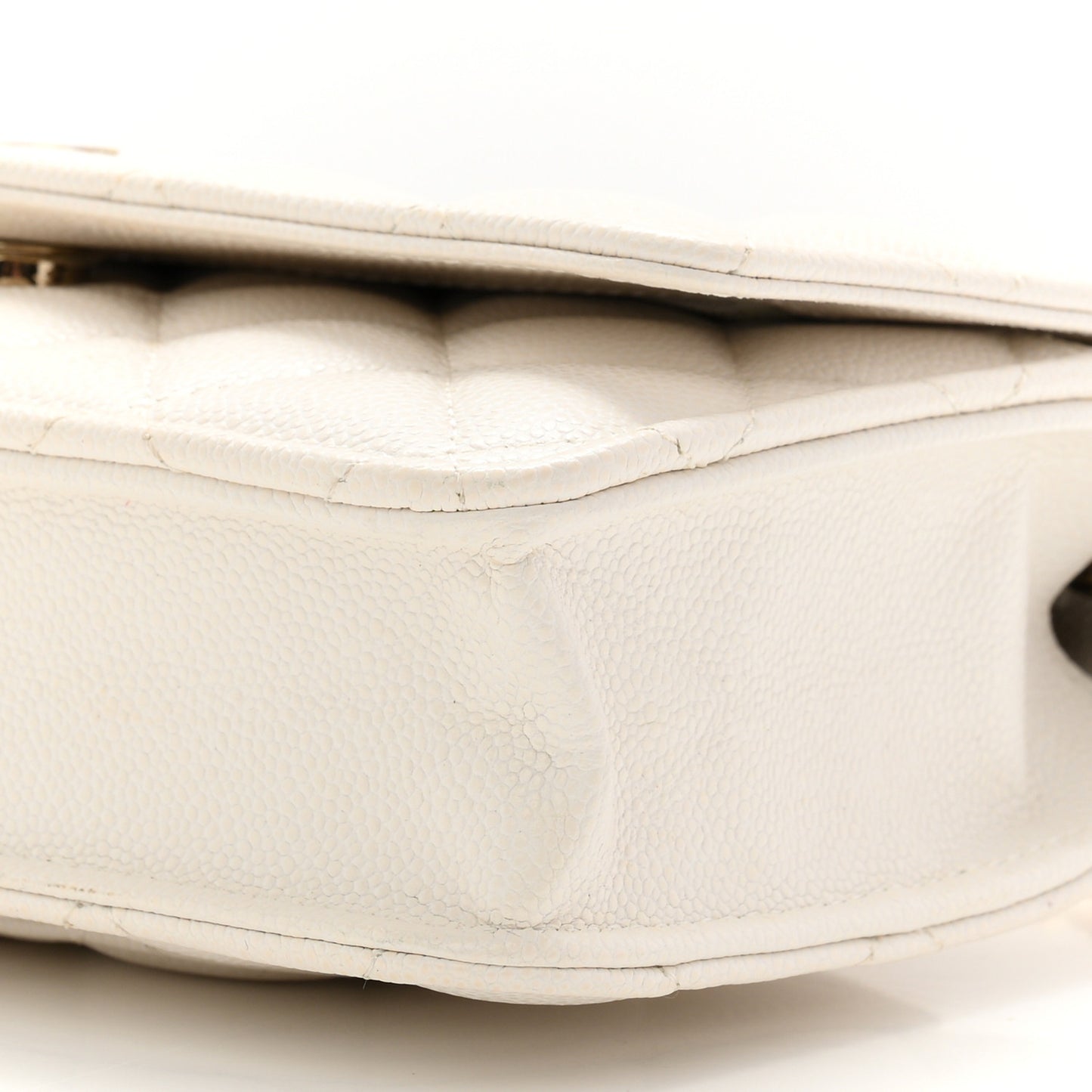 Caviar Quilted Wallet on Chain WOC White