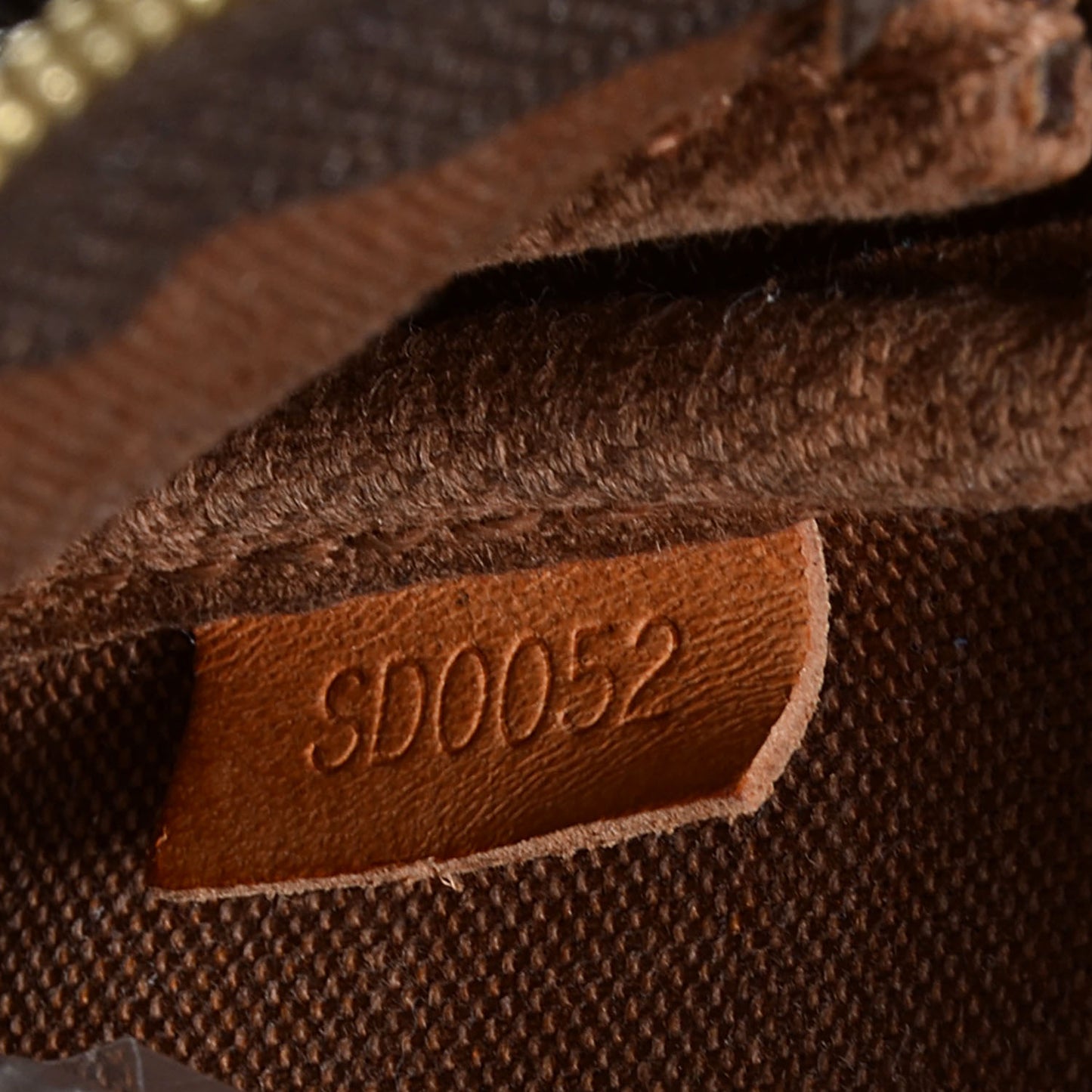 Monogram Petit Bucket 23