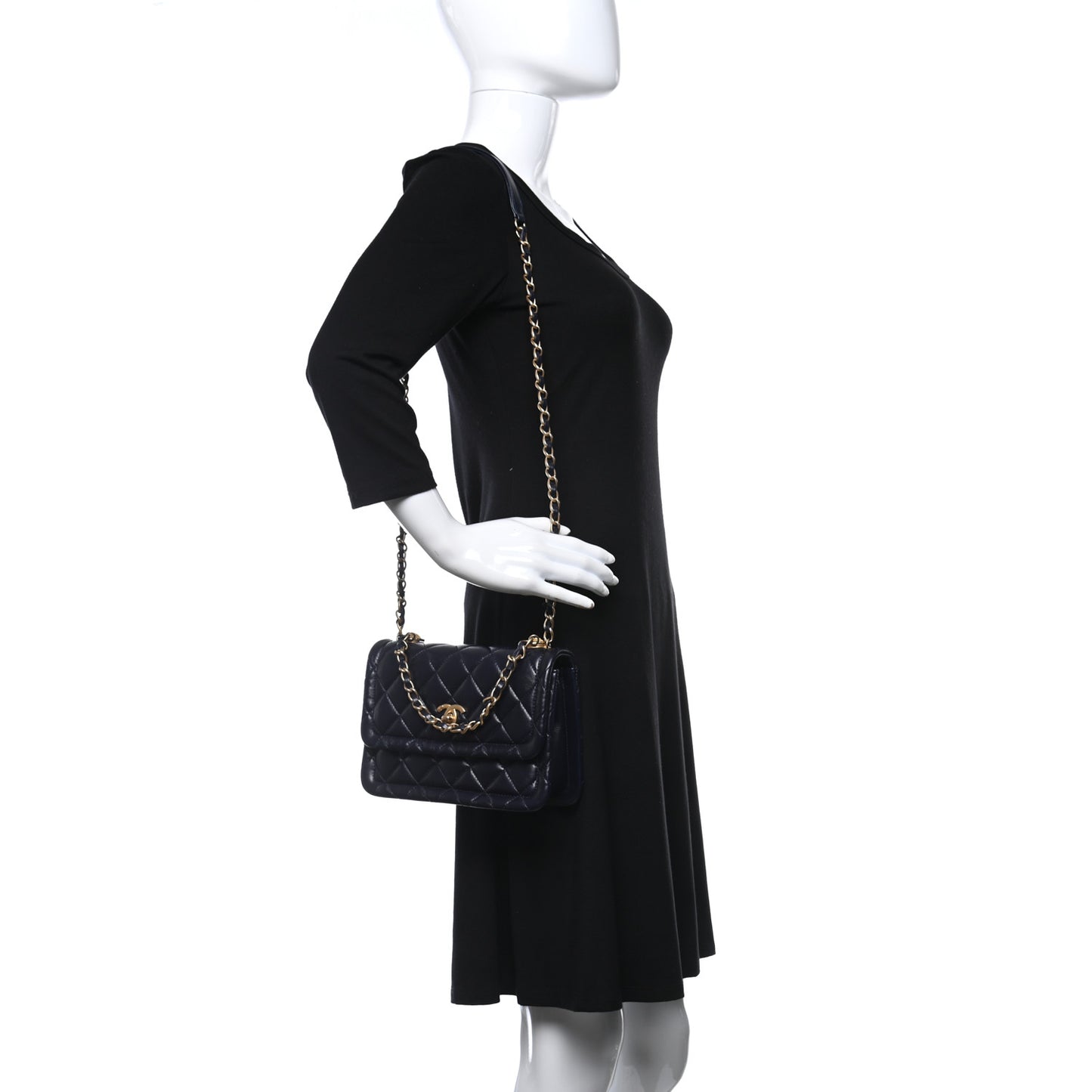 Shiny Lambskin Flap Clutch With Chain Bleu Marine