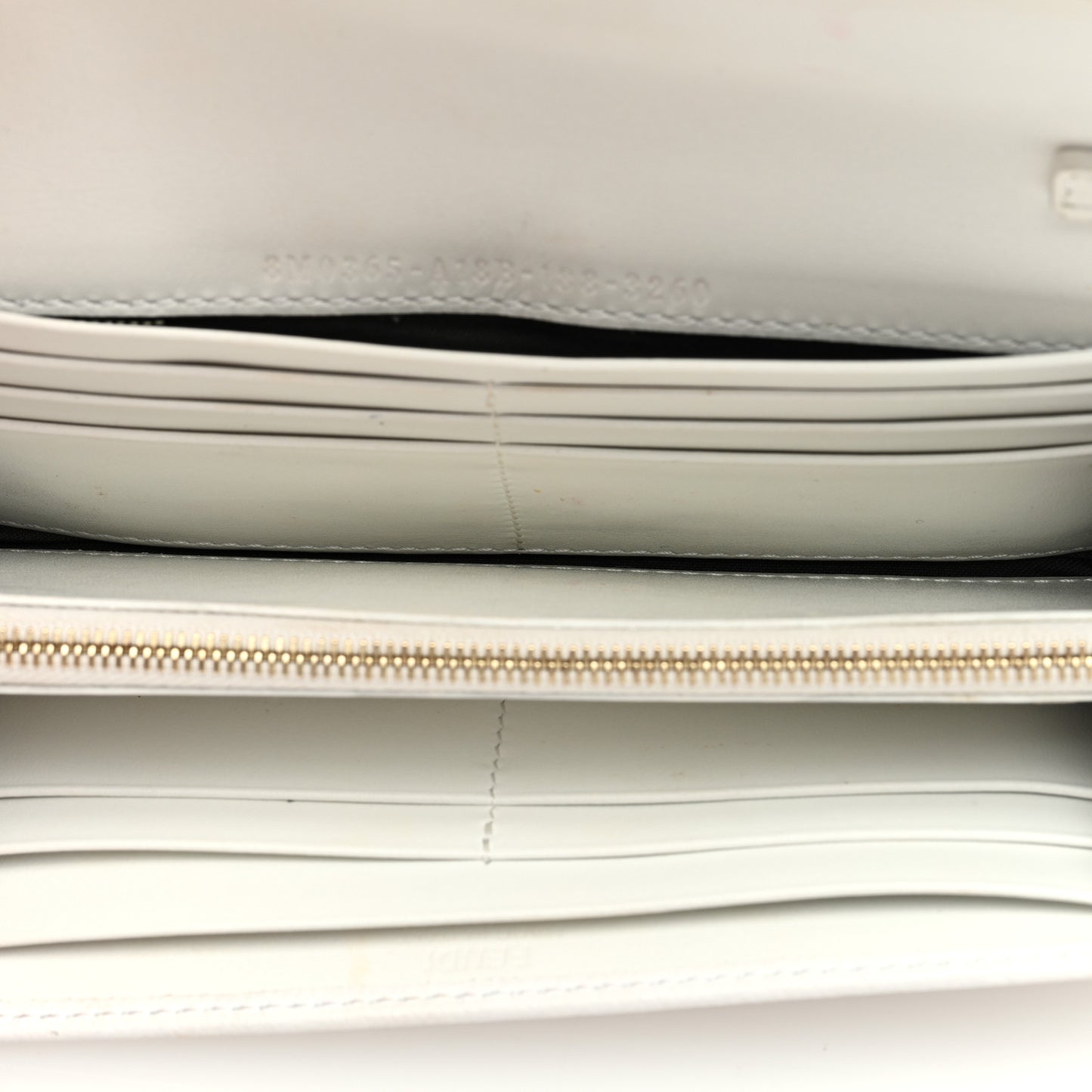 Vitello Cruise F is Fendi Continental Envelope Wallet on Chain White Ottico