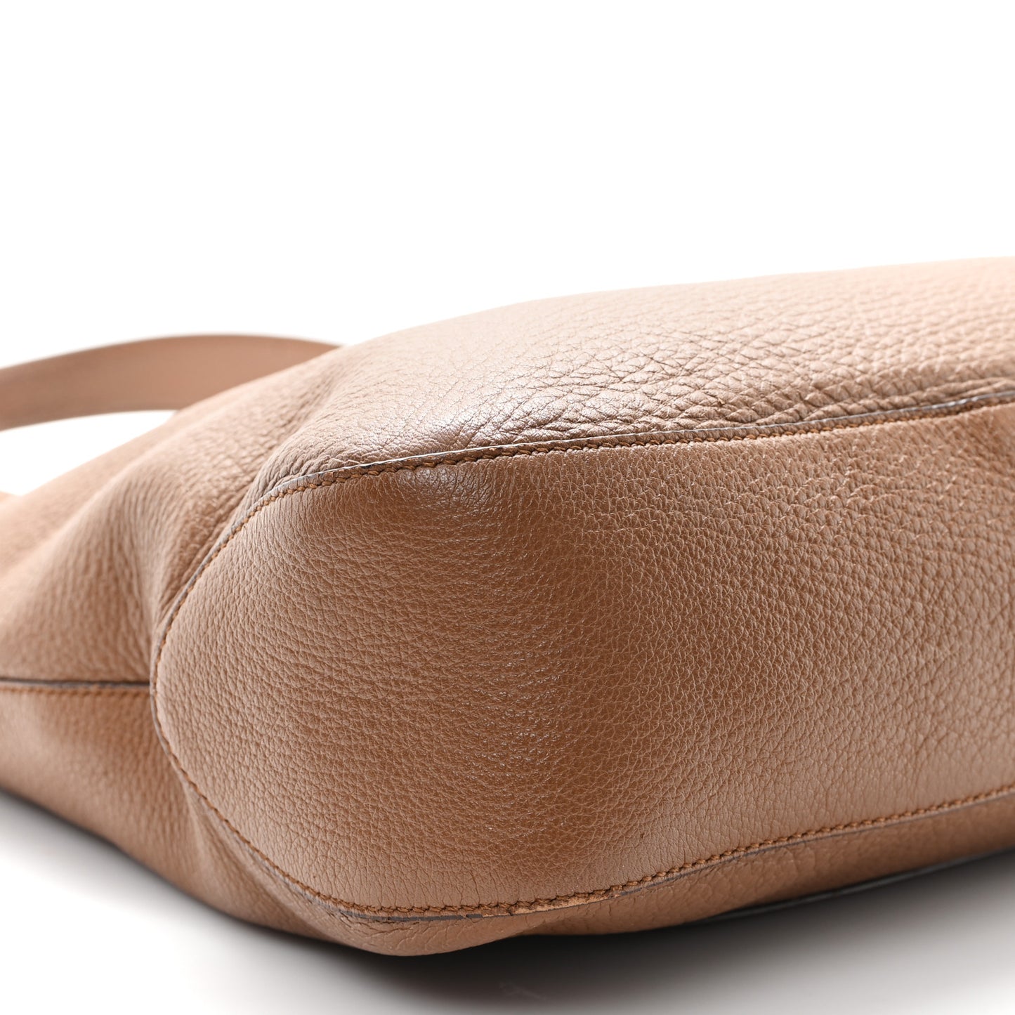 Vitello Daino Medium Pocket Hobo Bag Cannella