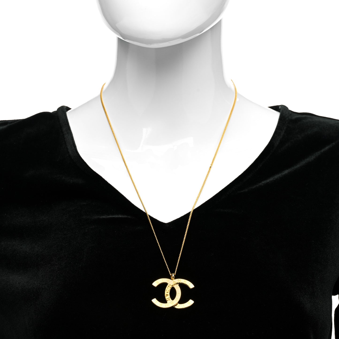 Metal CC Paris Button Necklace Gold