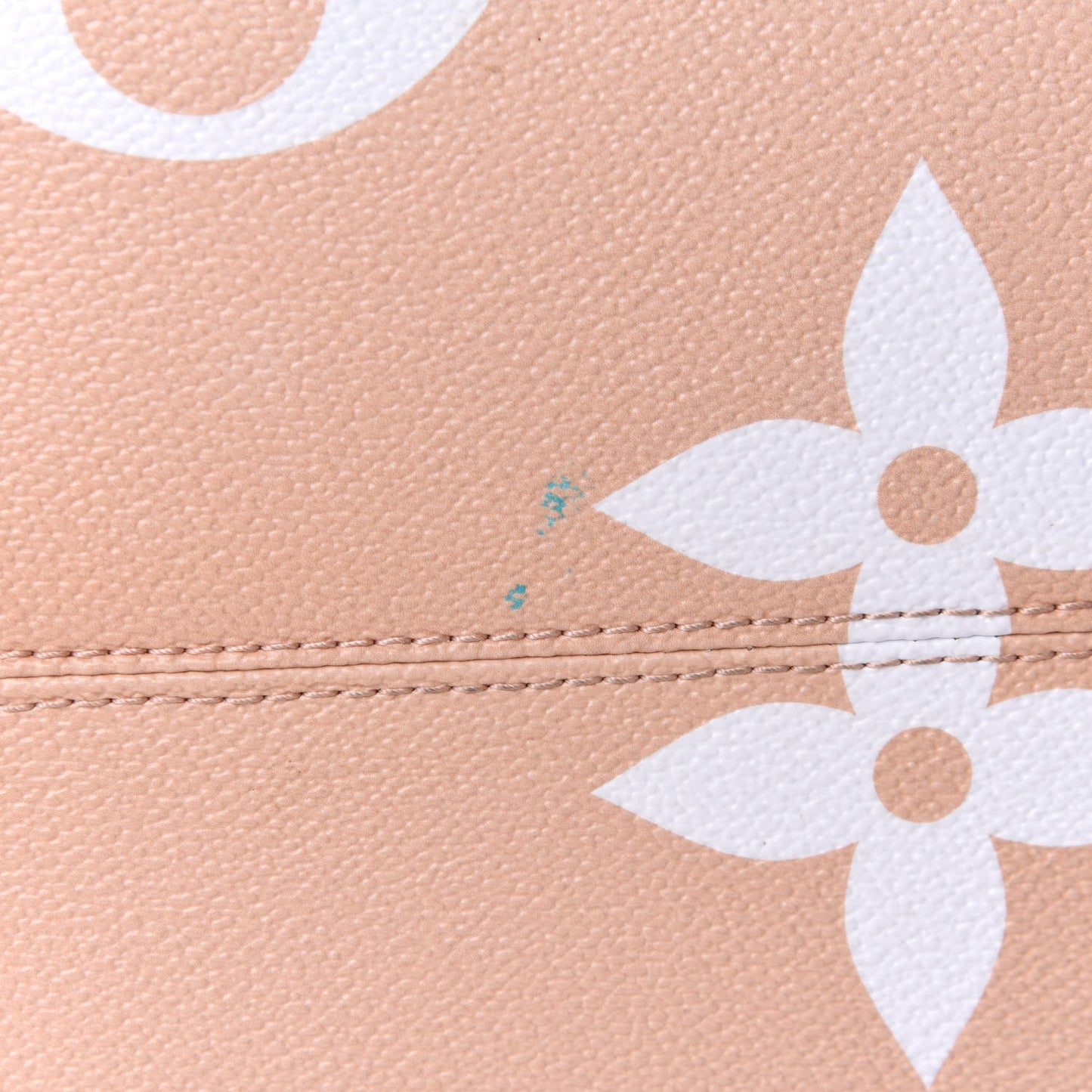 Monogram Giant By The Pool Onthego GM Brume