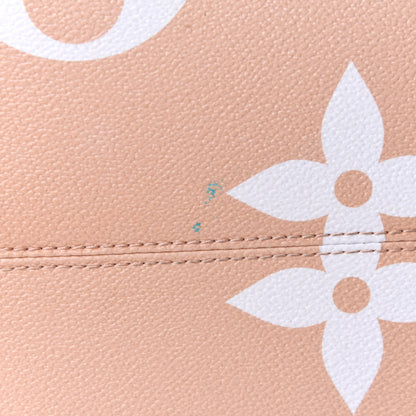 Louis Vuitton Monogram Giant By The Pool Onthego GM Brume 13 of 14