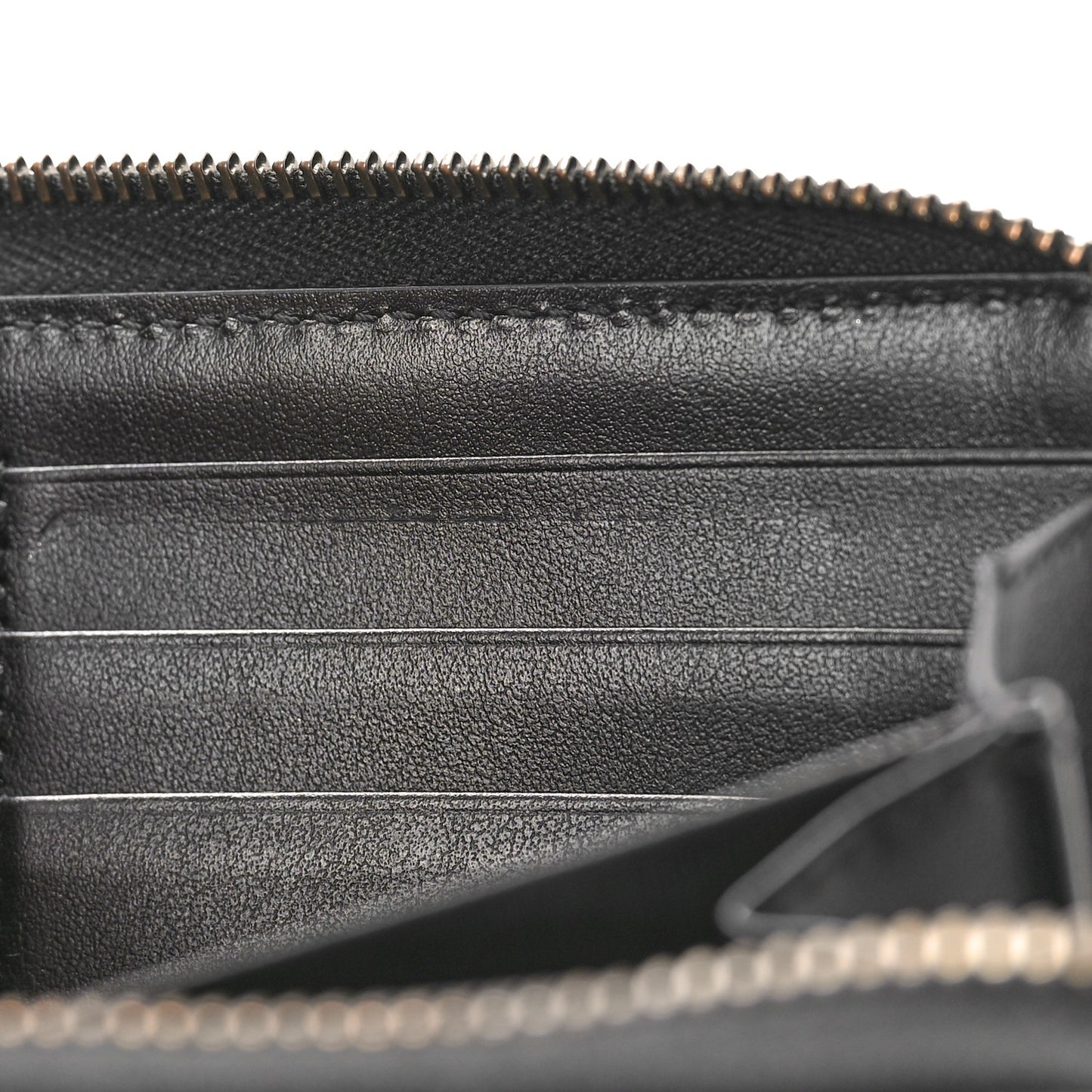 Calfskin Matelasse GG Marmont Zip Around Wallet Black