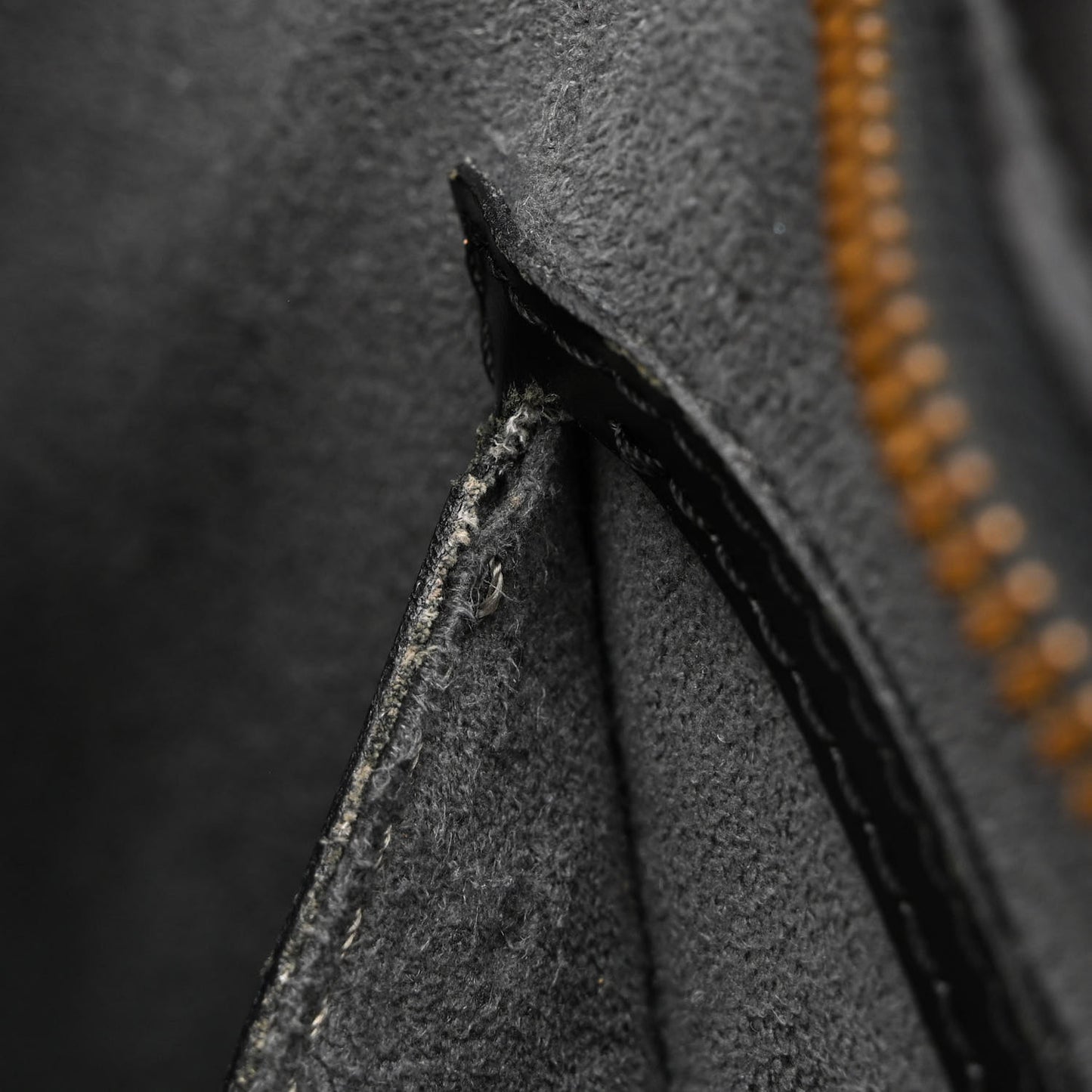Epi Saint Jacques PM Long Straps Black