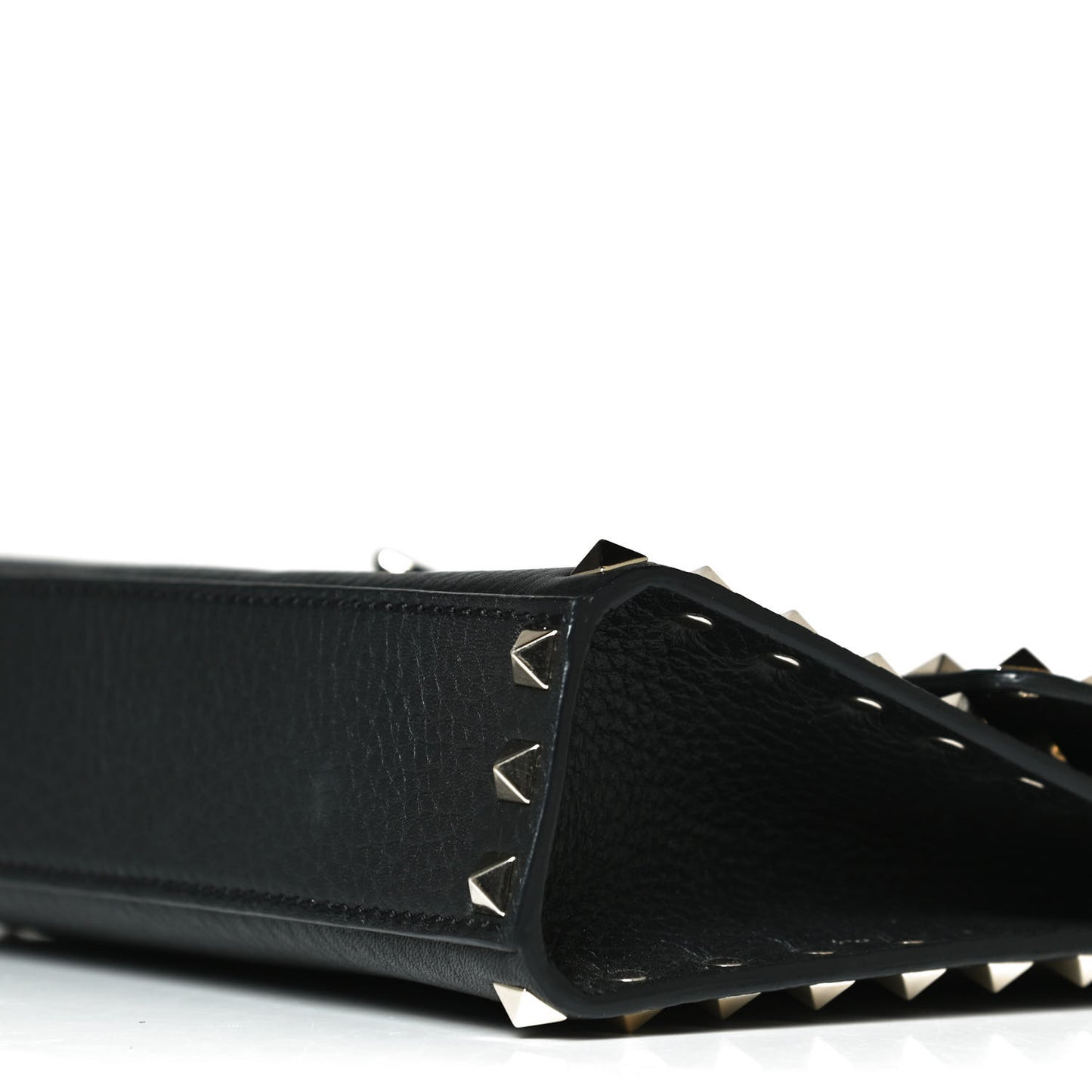 Pebbled Calfskin Medium Rockstud Flip Lock Crossbody Bag Black