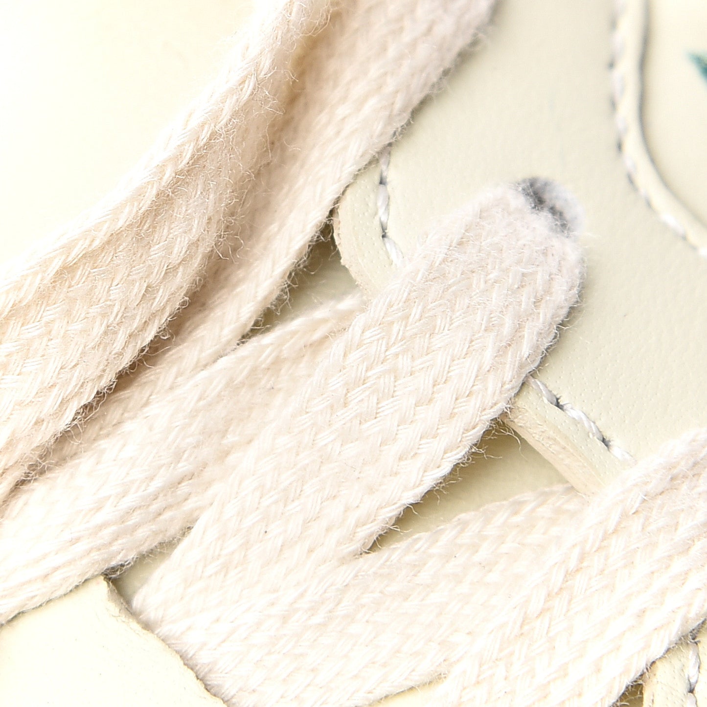 Calfskin Glitter Game Logo Womens Rhyton Sneakers 36 Mystic White