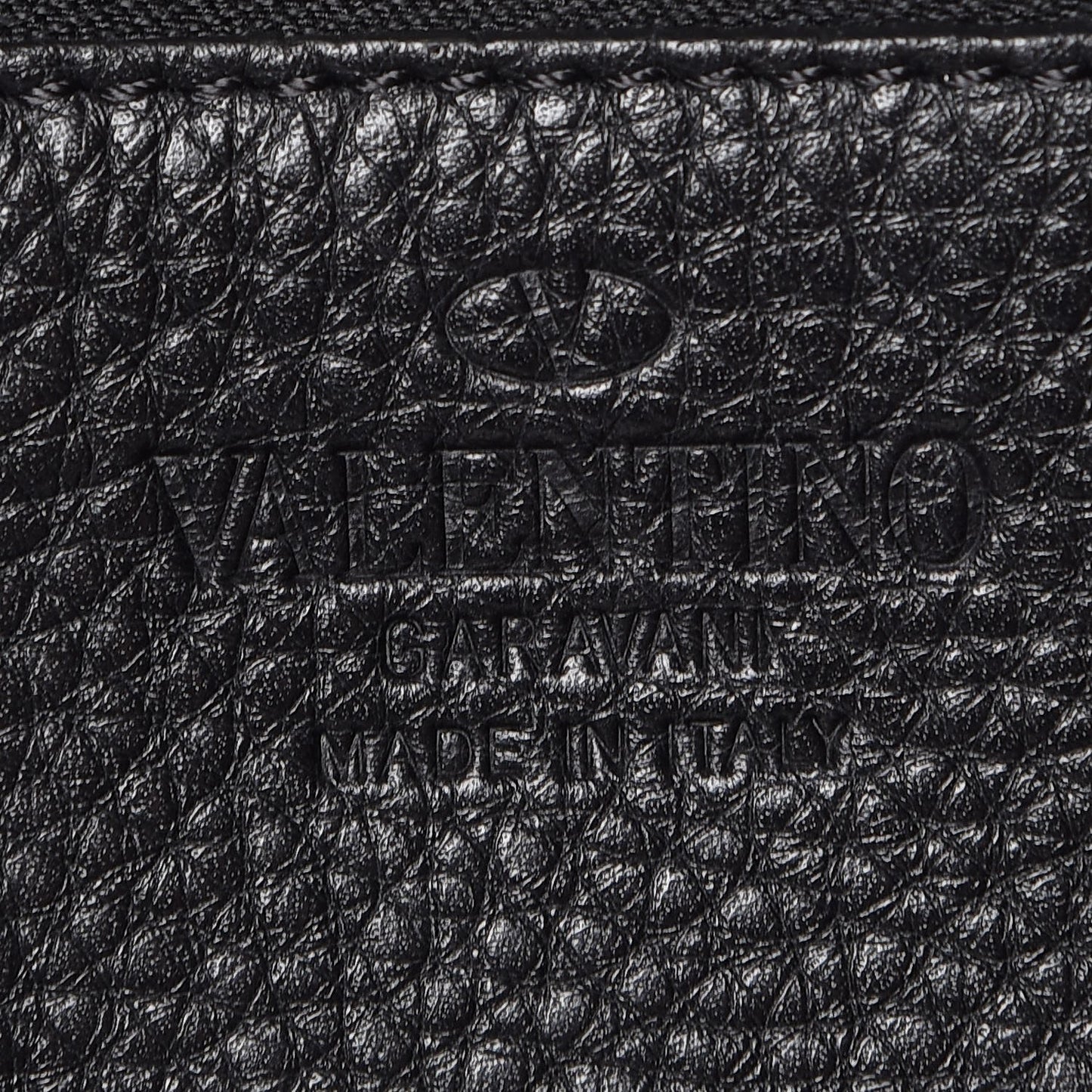 Pebbled Calfskin Large Rockstud Flip-Lock Messenger Bag Black