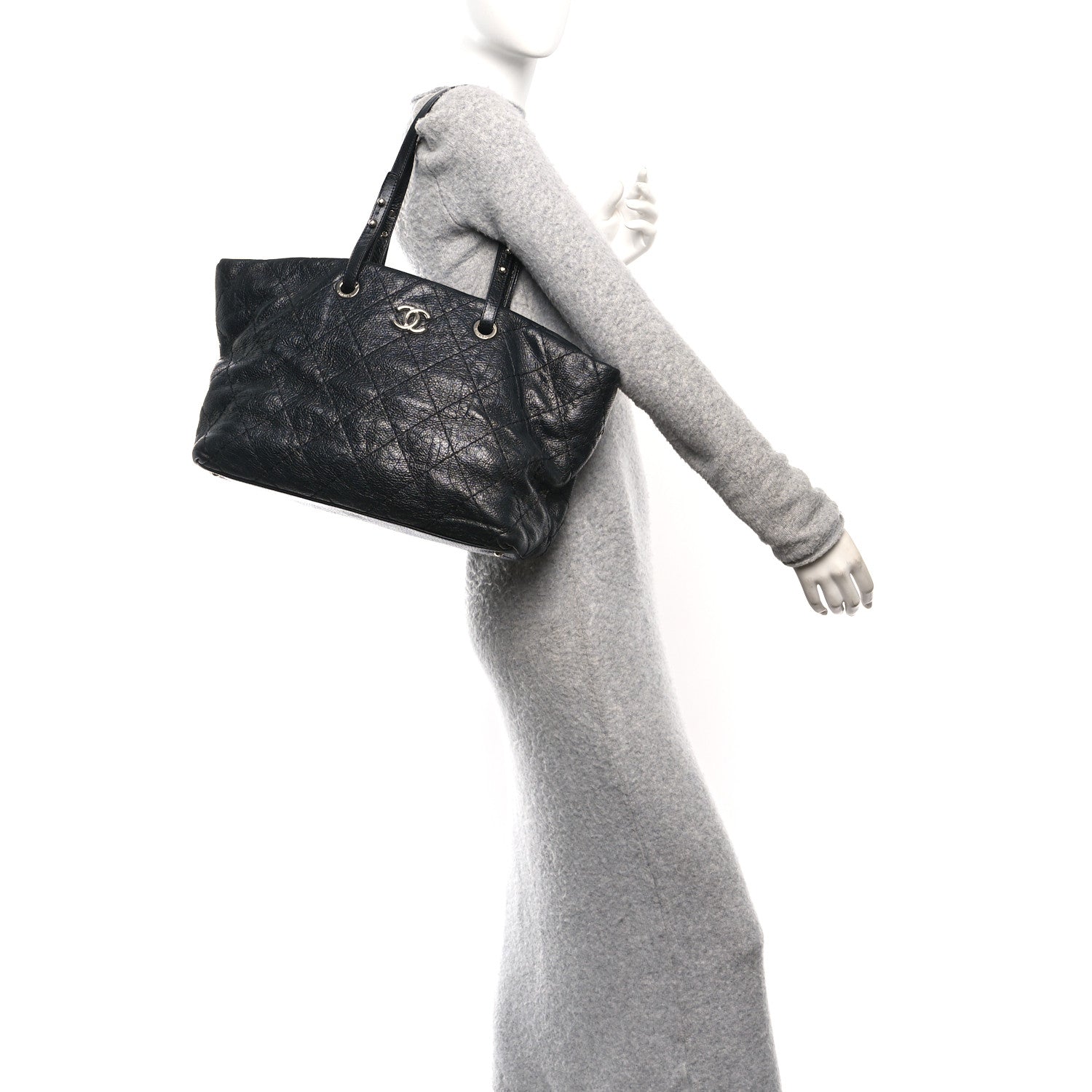 Chanel Glazed Calfskin Large On The Road Tote Black 2 of 10
