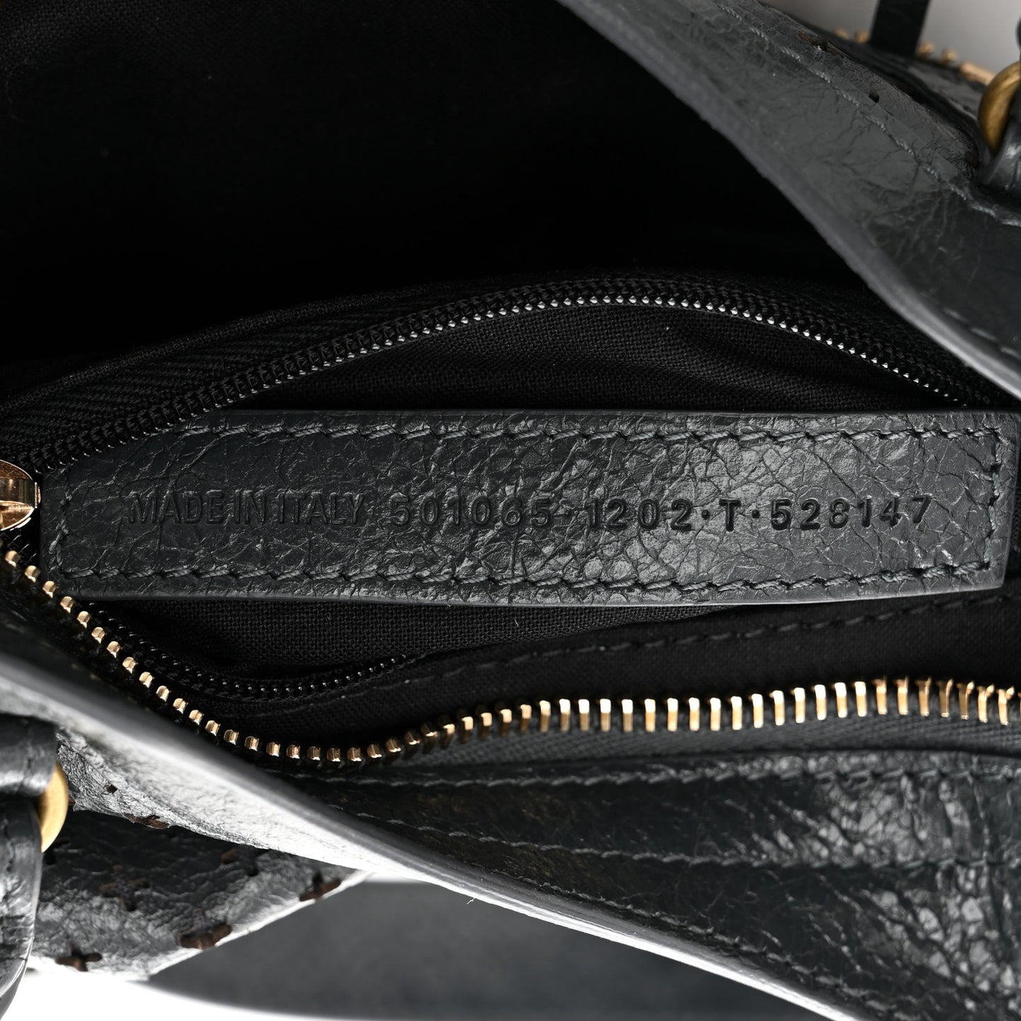 Agneau Stadio Laser Cut Cross Classic Gold Hardware Mini City Anthracite