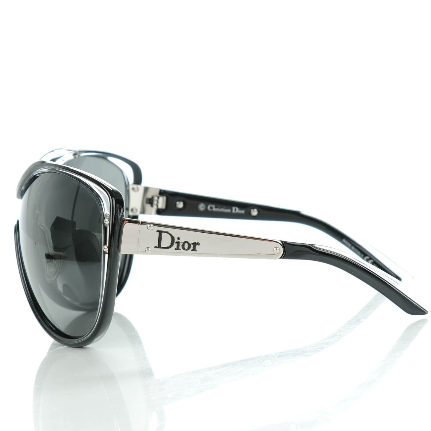 Striking Oversized Sunglasses Black