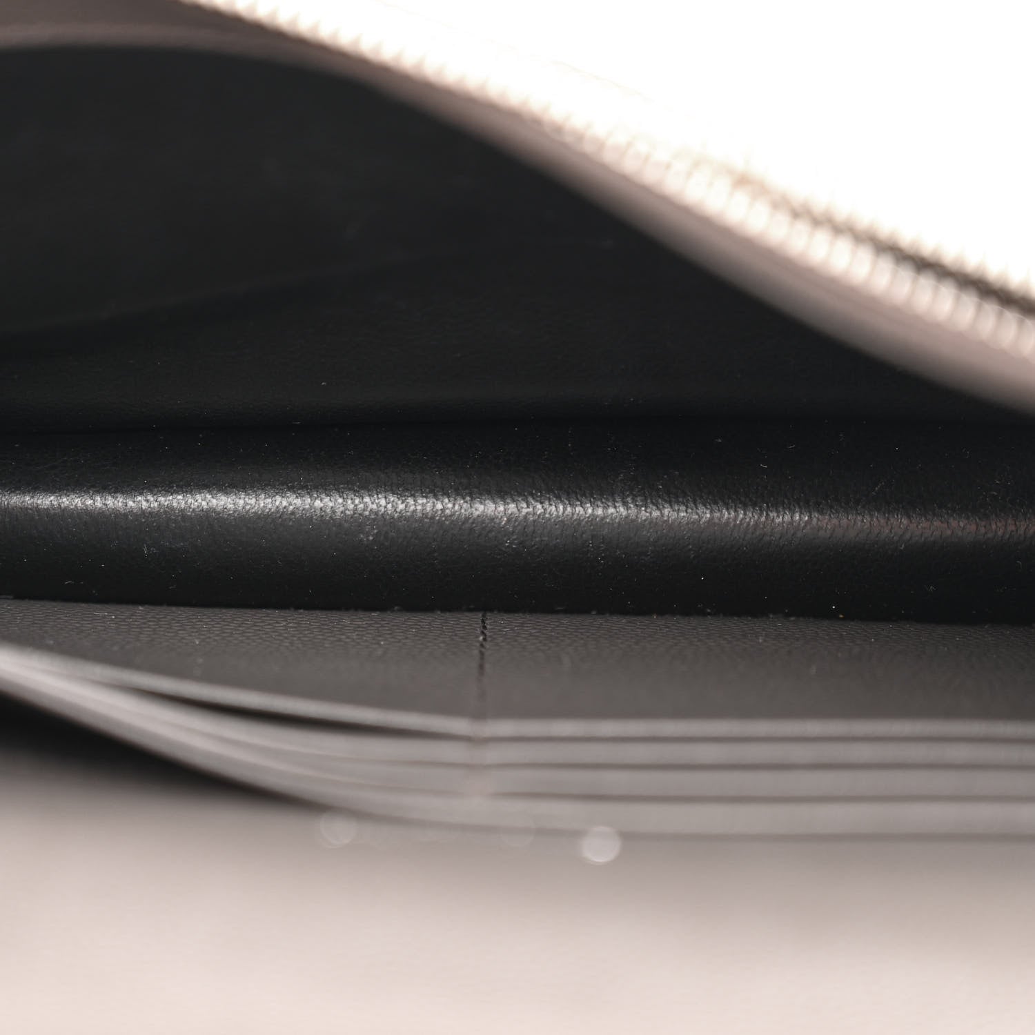 Saint Laurent Grain De Poudre Matelasse Chevron Monogram Envelope Chain Wallet Earth 5 of 10
