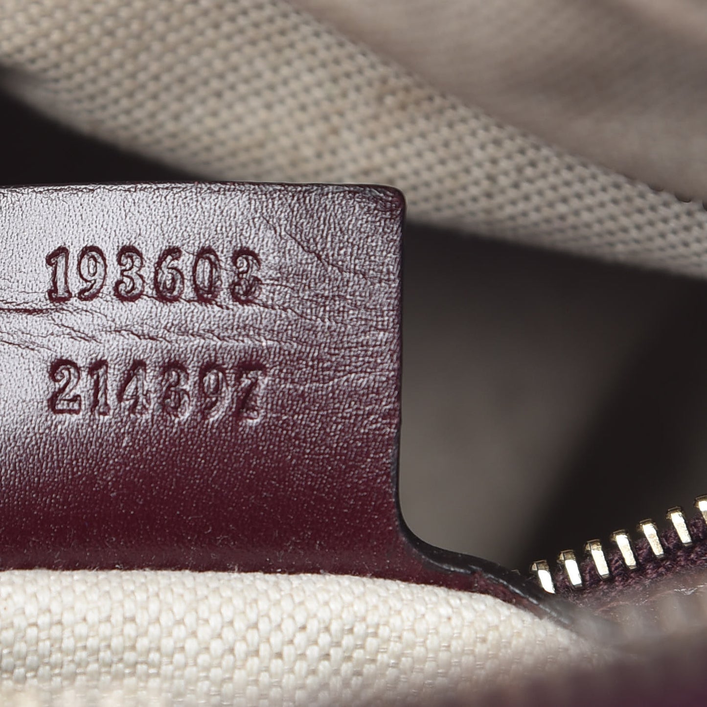 Imprime Monogram Medium Joy Boston Bordeaux